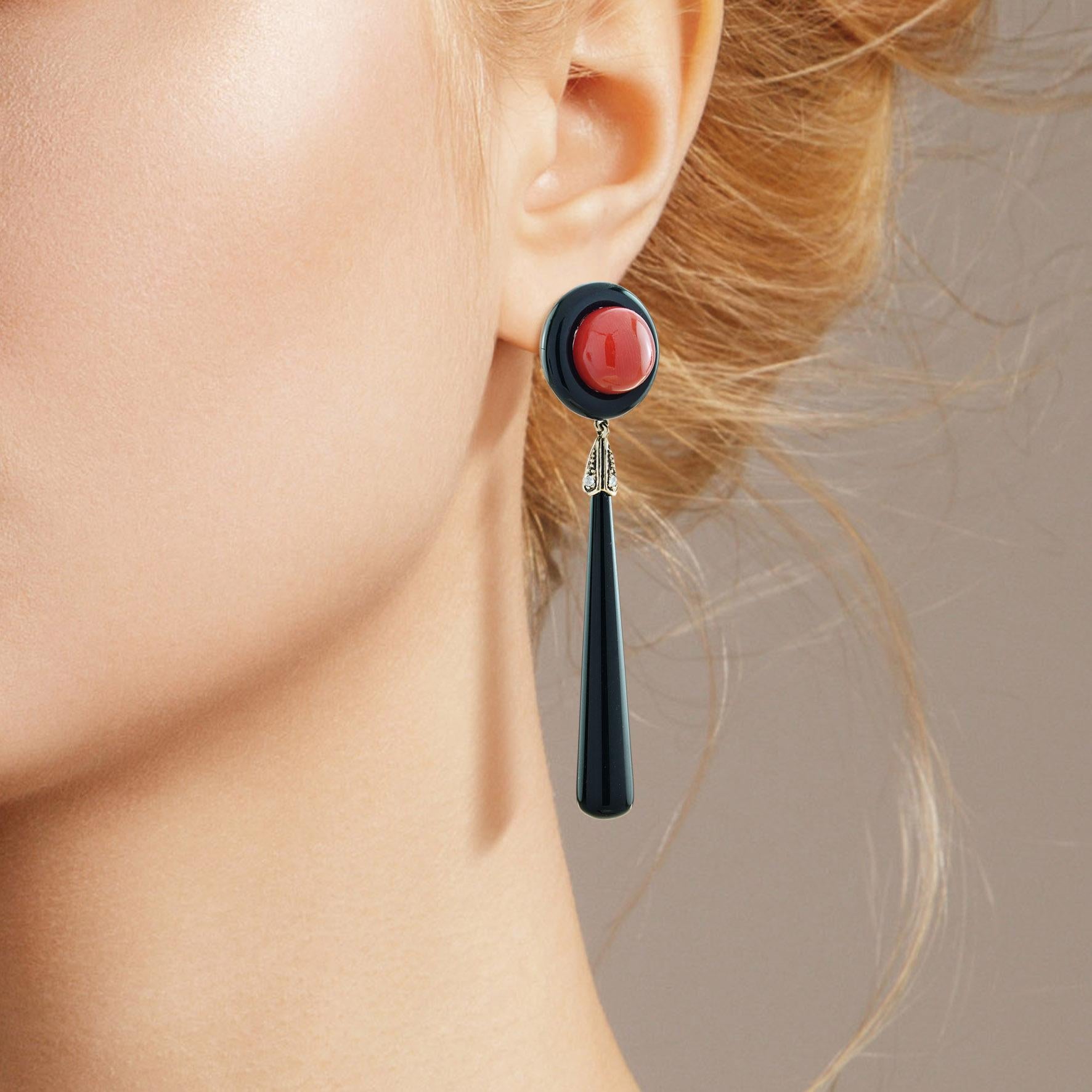 Pendientes de oro con gota de ónice coralino y diamante talla rosa estilo Art Déco en Nuevo estado para la venta en Oakton, VA