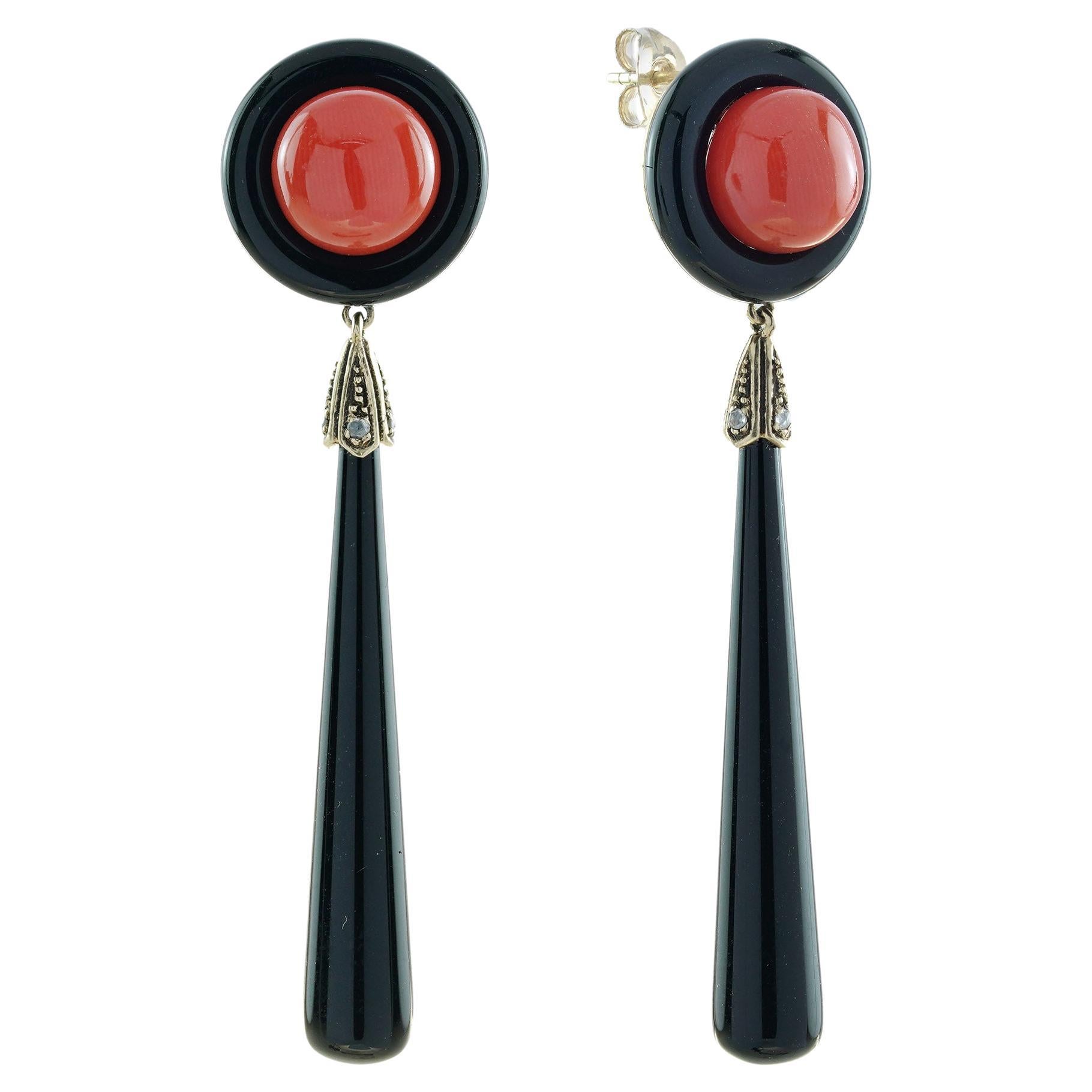Coral Onyx & Diamant taille rose Boucles d'oreilles pendantes en or de style Art Déco