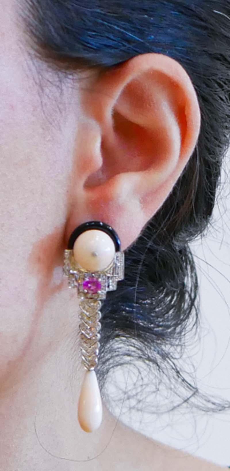 Coral, Ónice, Rubíes, Diamantes, Pendientes de Oro Blanco de 14 Kilates. en Nuevo Estado en Marcianise, Marcianise (CE)
