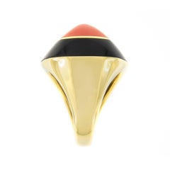 Coral & Onyx Sugarloaf 18 Karat Yellow Gold Dome Ring