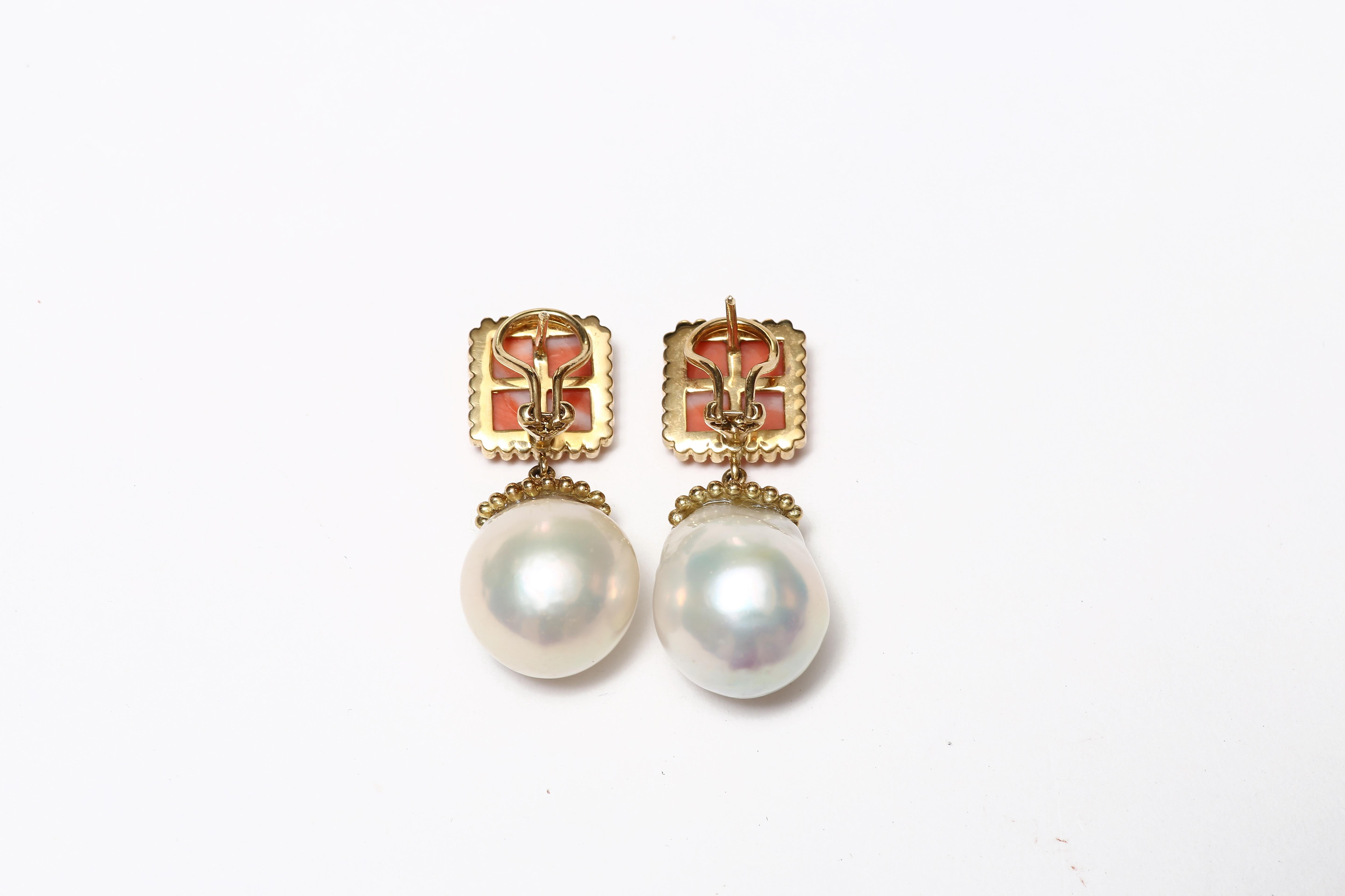 Boucles d'oreilles en goutte en or avec perles de corail Pour femmes en vente