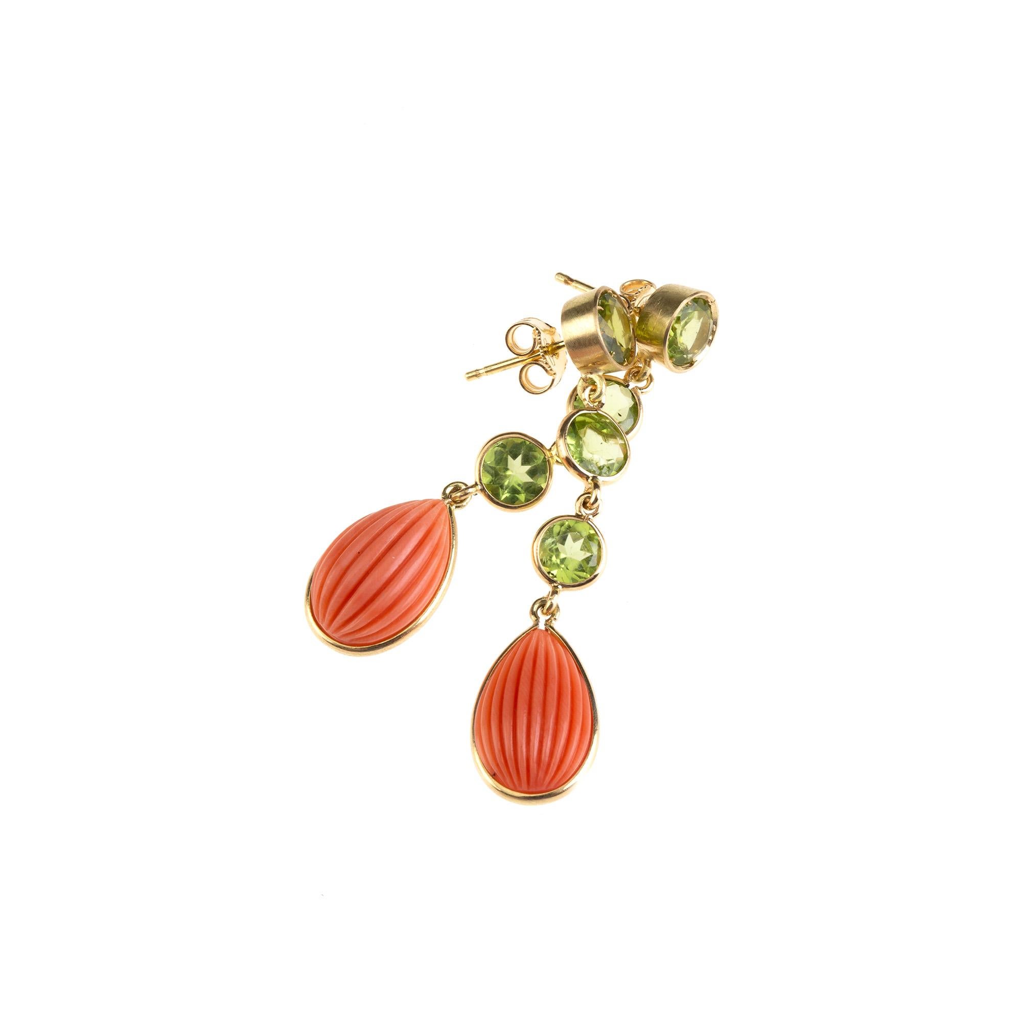 Coral Peridot 18 Karat Gold Earrings In New Condition For Sale In Milan, IT