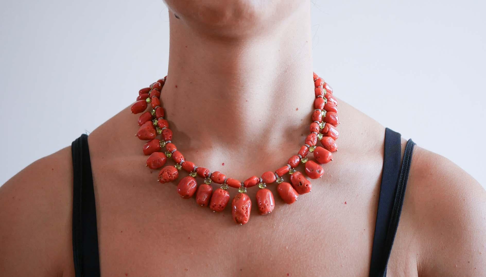 Collier en corail, péridots, diamants, or rose et argent Neuf - En vente à Marcianise, Marcianise (CE)