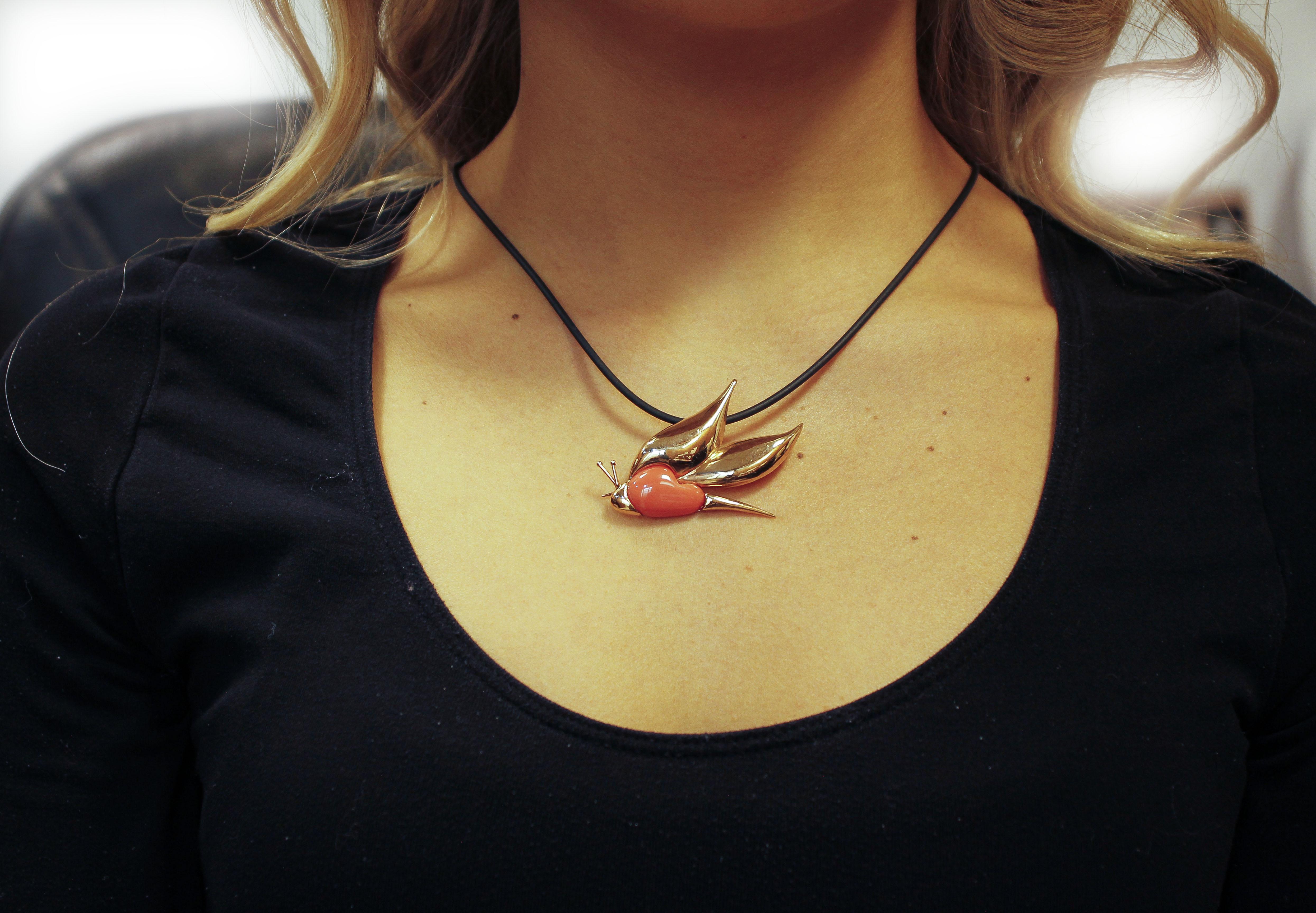 Orangefarbene Koralle, Roségold, Brosche/Anhänger in Form einer Libelle, Halskette Damen im Angebot