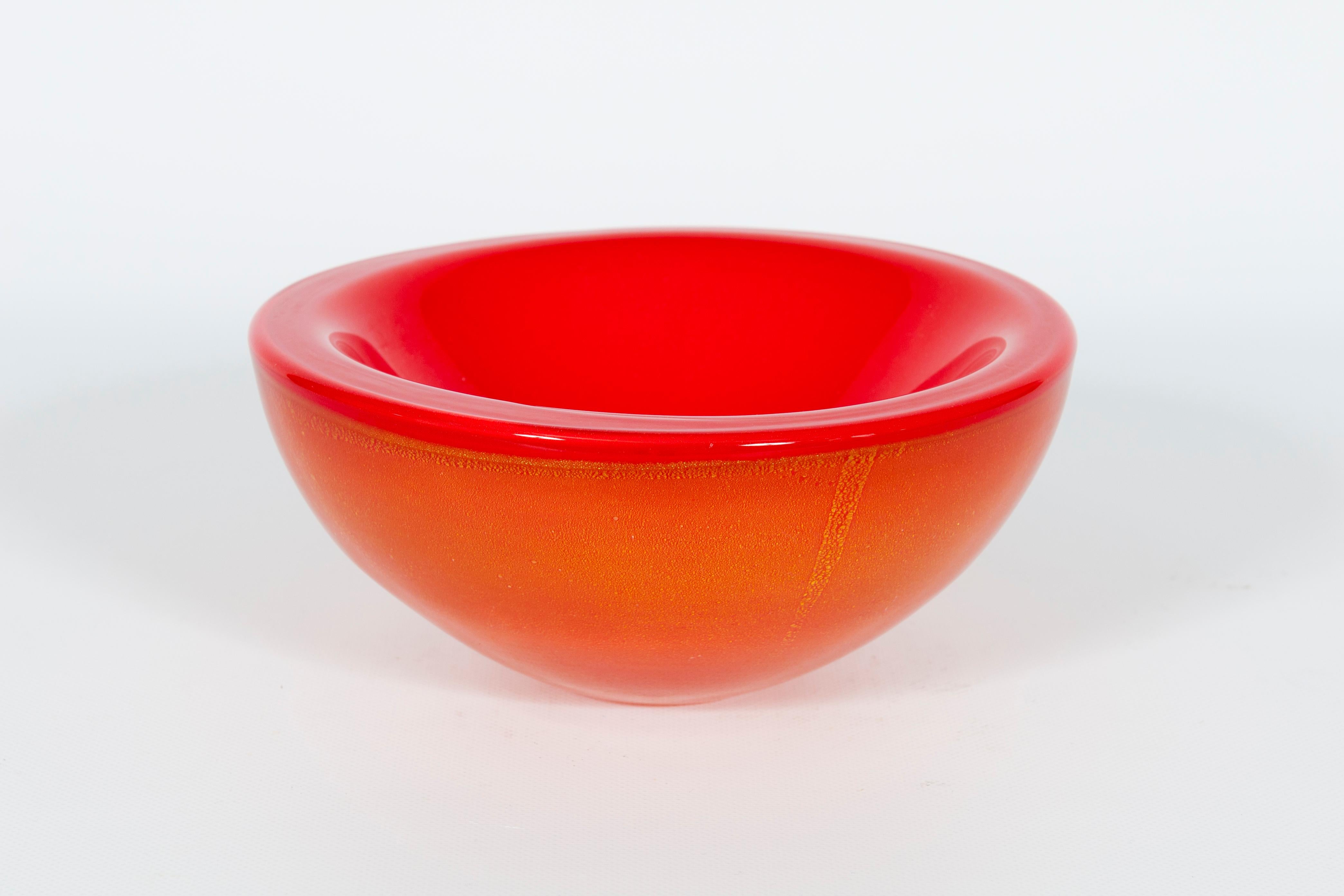 Modern Coral Red Murano Glass Bowl with 24-Karat Gold Attributed to Donà, 1990s For Sale