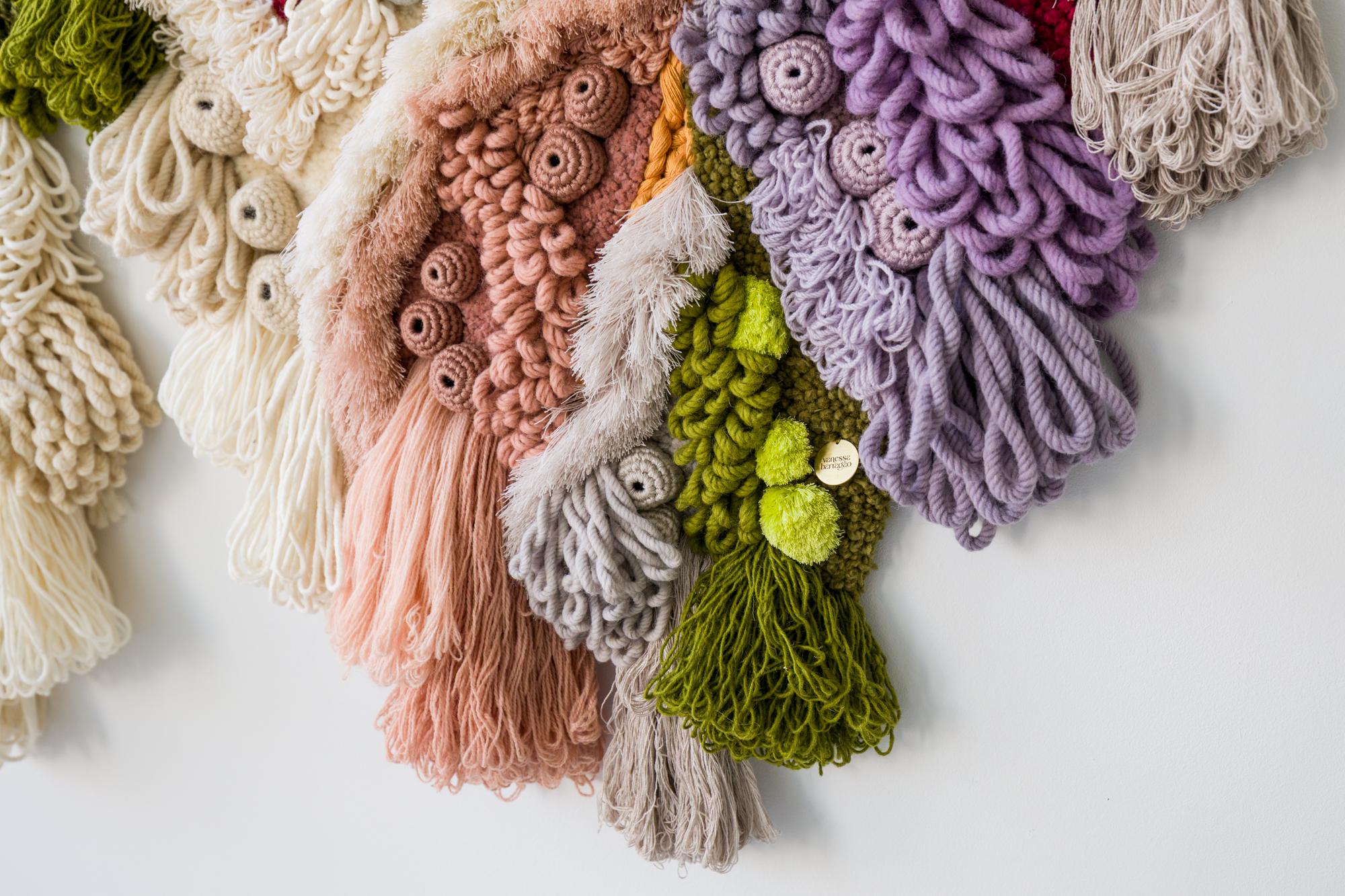 Escultura colgante de fibra inspirada en los arrecifes de coral, de Vanessa Barragão en venta 11