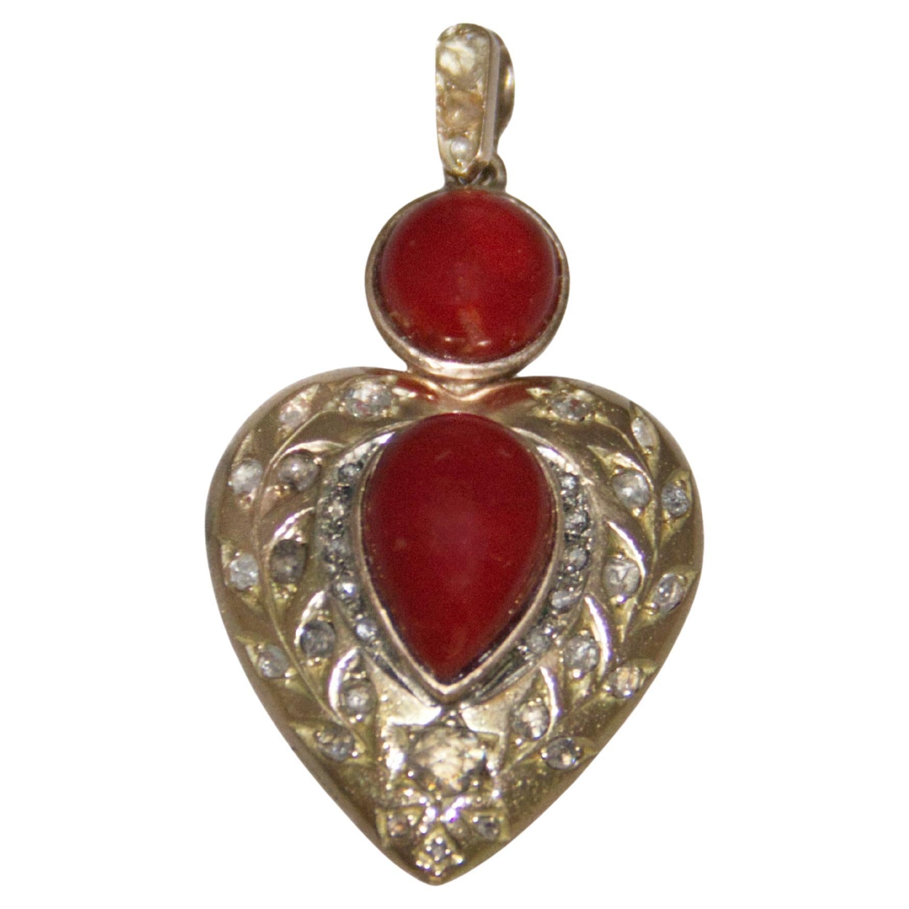 Taille rose Coral Rose Diamants or jaune 9 carats  Collier à pendentifs en vente