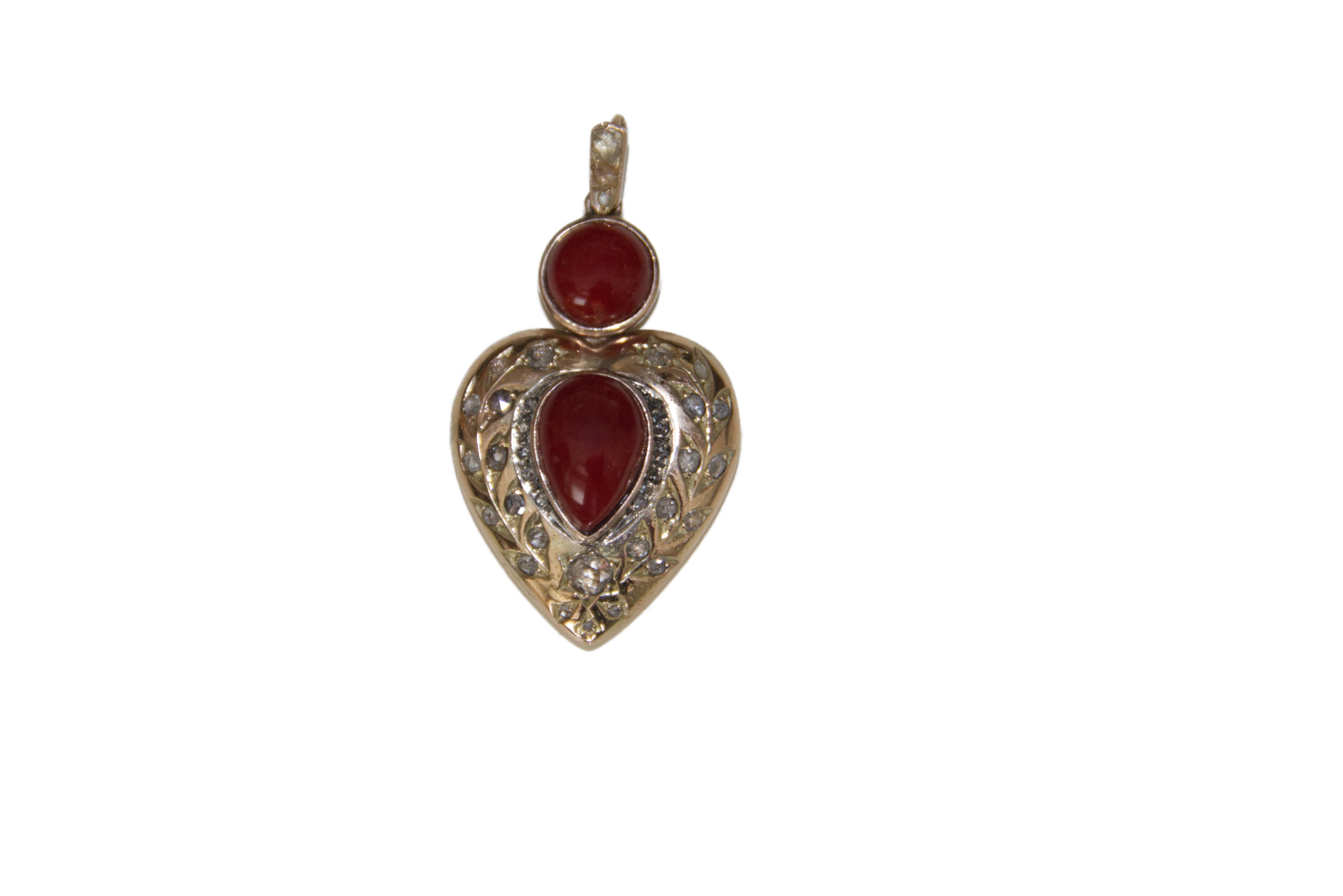 Coral Rose Diamants or jaune 9 carats  Collier à pendentifs Unisexe en vente
