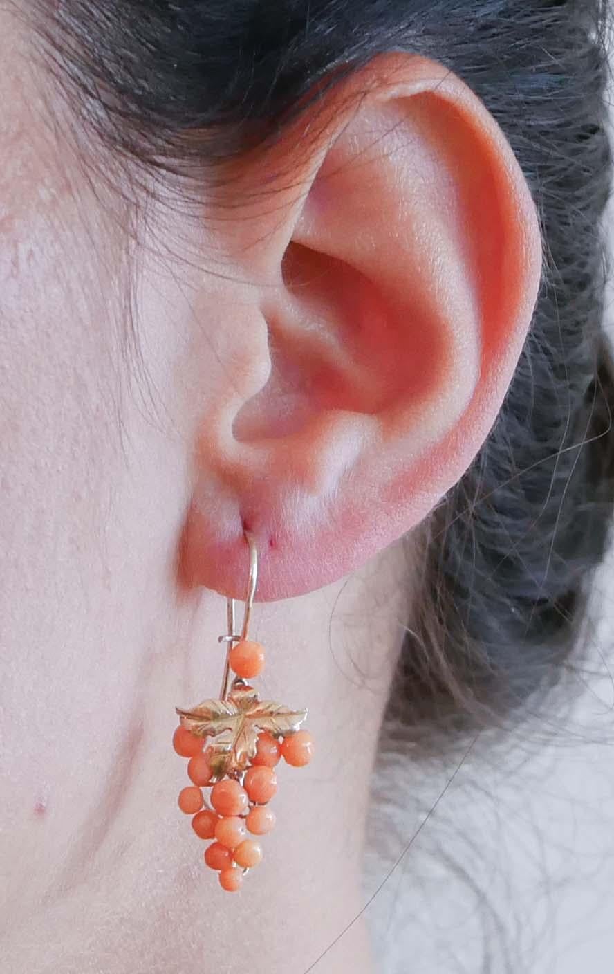 Coral, Rose Gold Dangle Earrings. In Good Condition For Sale In Marcianise, Marcianise (CE)