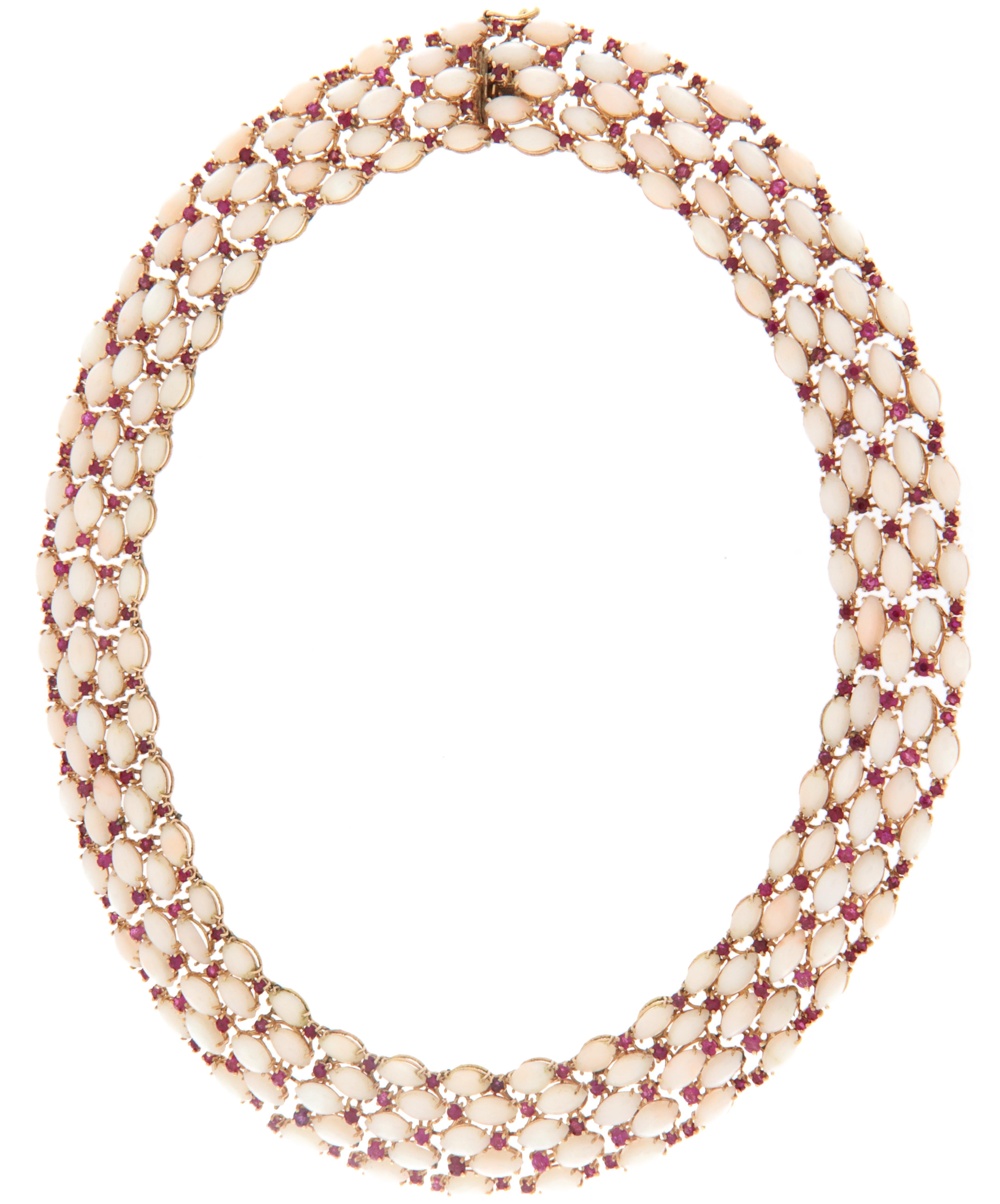 Taille ronde Collier ras du cou en or jaune 14 carats Corail Rubis en vente