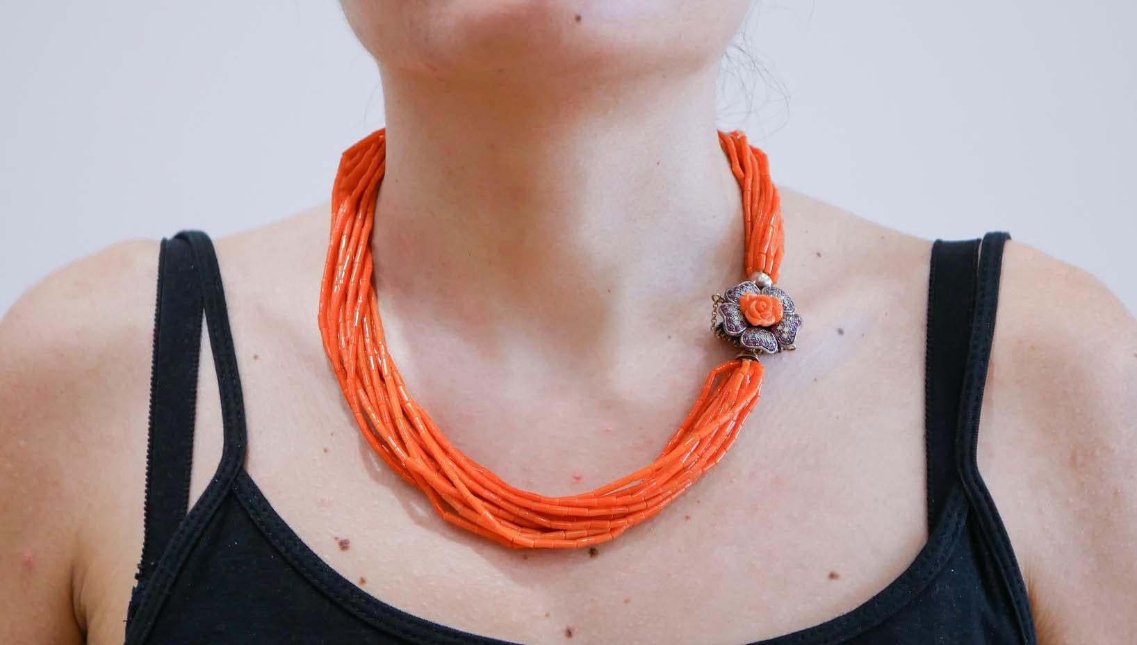 Collana in corallo, rubini, diamanti, oro rosa e argento. In condizioni buone in vendita a Marcianise, Marcianise (CE)