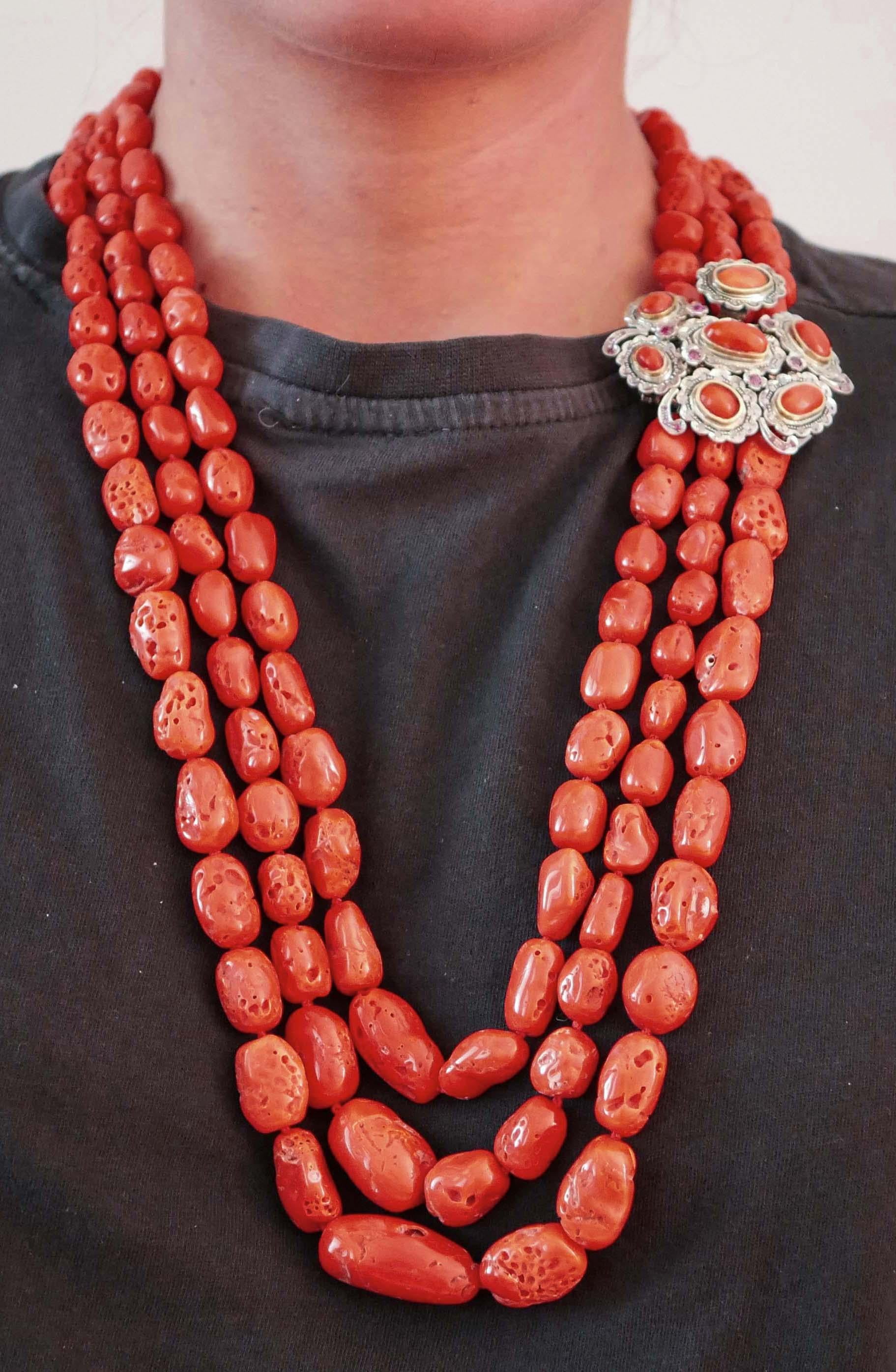 Women's Coral, Rubies, Diamonds, Rose Gold and Silver Retrò Necklace. For Sale