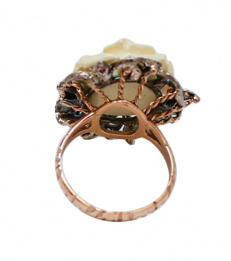 Rétro Coral, Rubies, Diamonds, Rose Gold and Silver Ring. en vente
