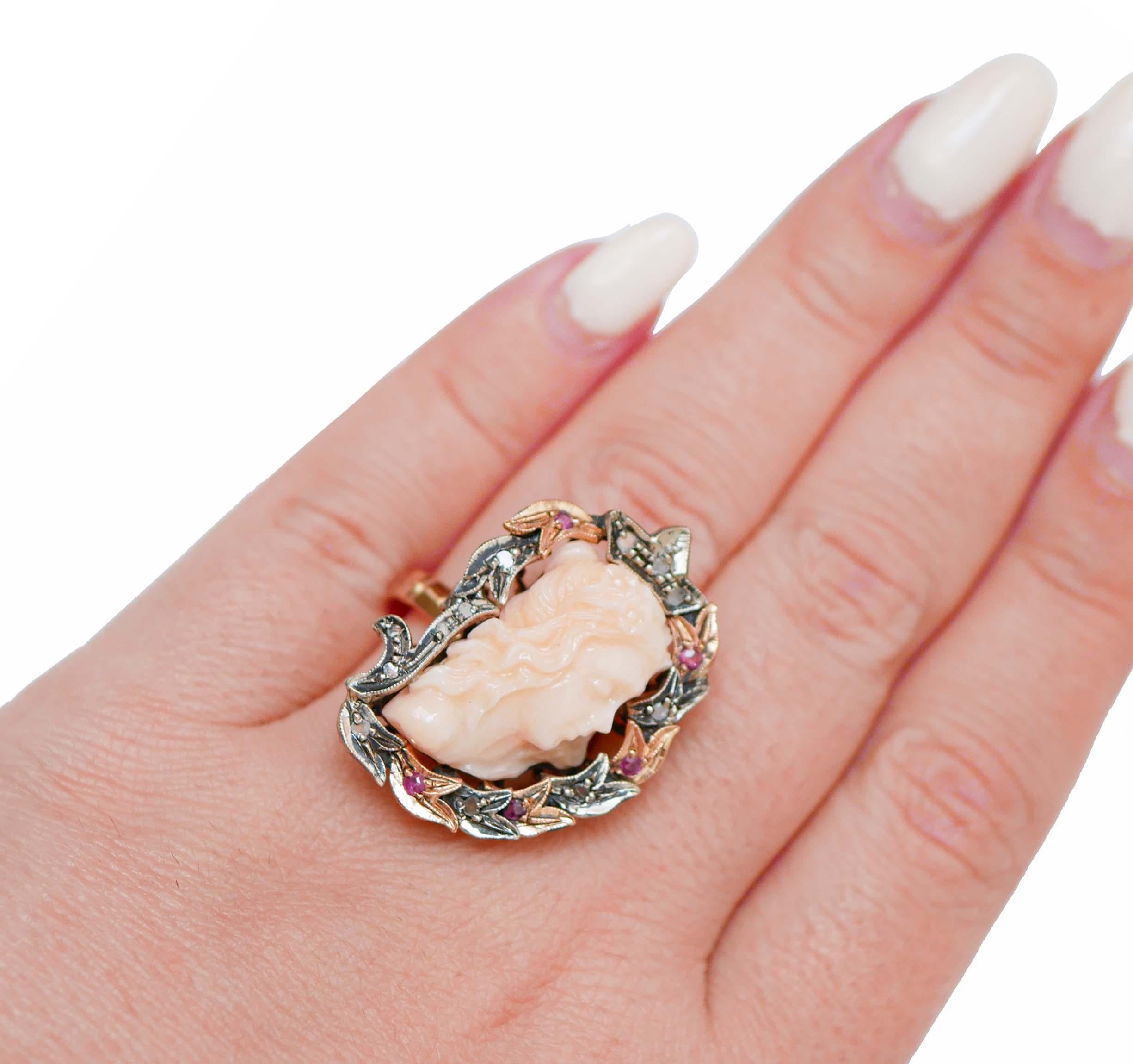 Coral, Rubies, Diamonds, Rose Gold and Silver Ring. In Good Condition For Sale In Marcianise, Marcianise (CE)