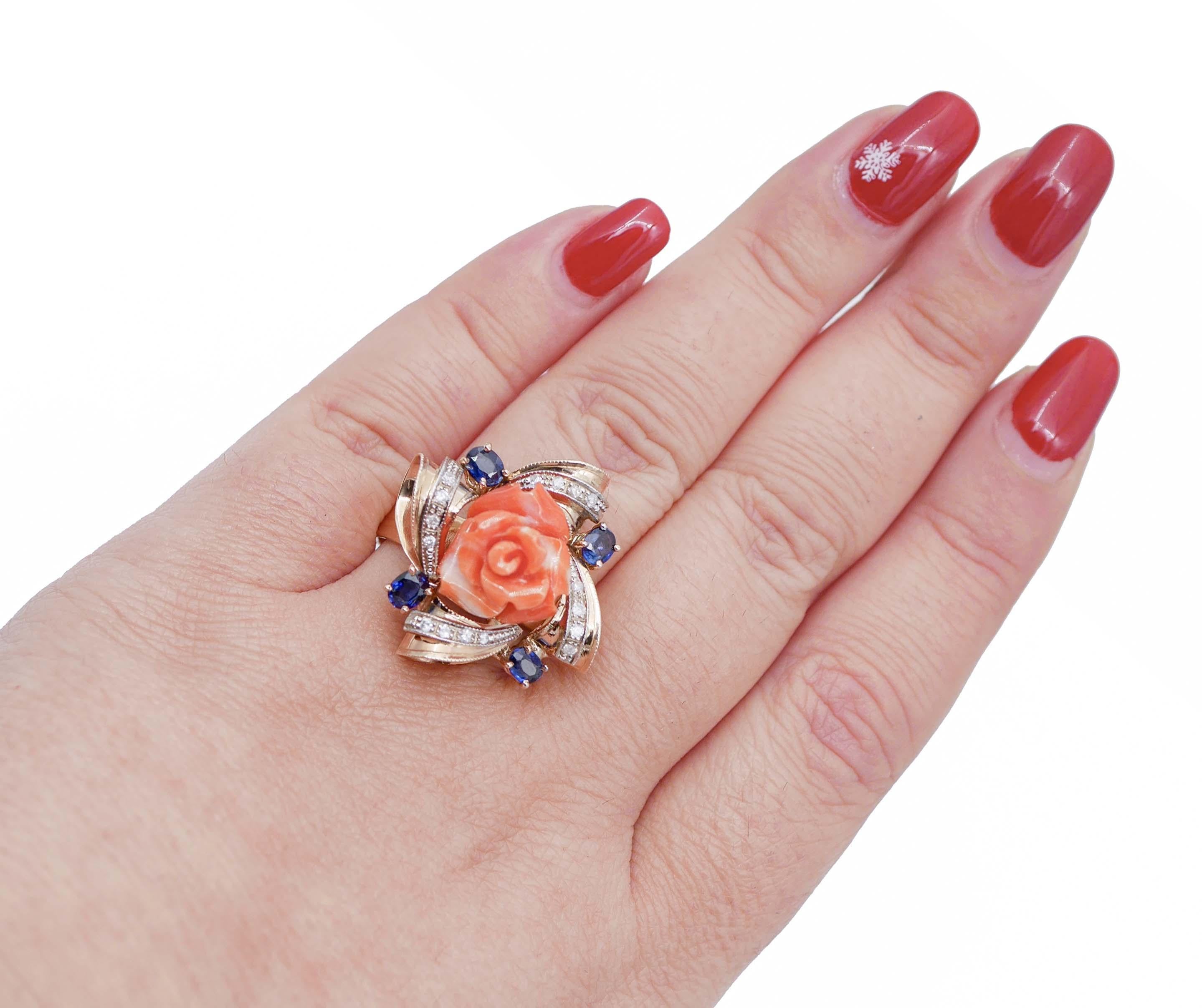 Coral, Sapphires, Diamonds, 14 Karat Rose Gold Ring In Good Condition For Sale In Marcianise, Marcianise (CE)