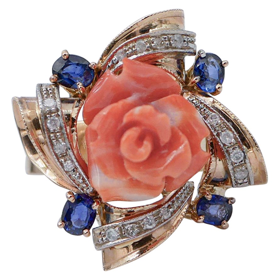 Coral, saphirs, diamants, bague en or rose 14 carats