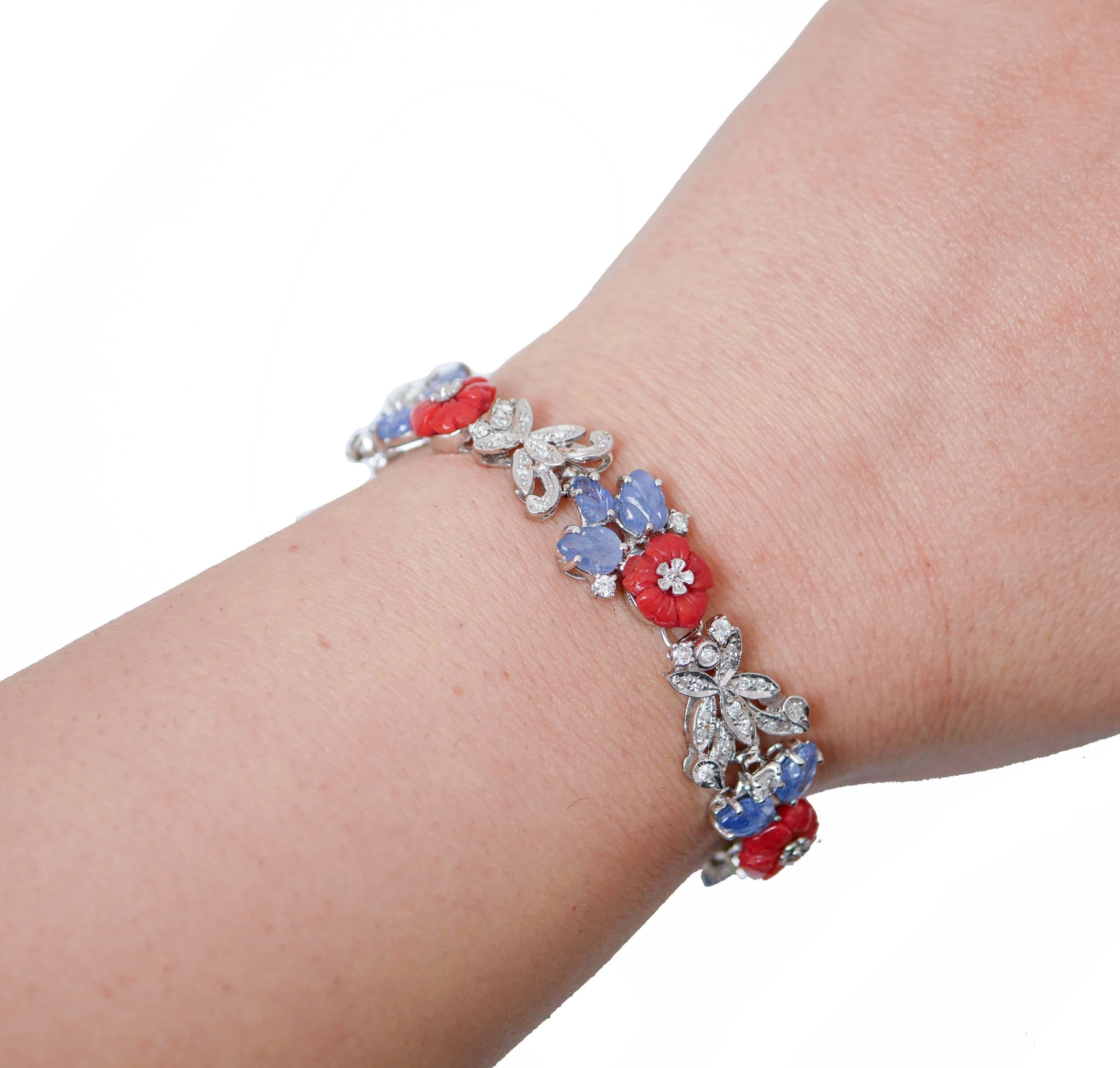 Coral, Sapphires, Diamonds, 14 Karat White Gold Bracelet. In Good Condition In Marcianise, Marcianise (CE)