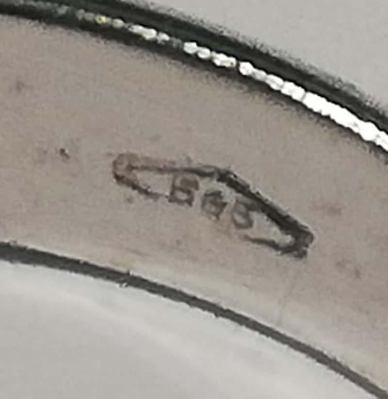 Corail, saphirs, diamants, bague poisson en or blanc 14 carats. Pour femmes en vente