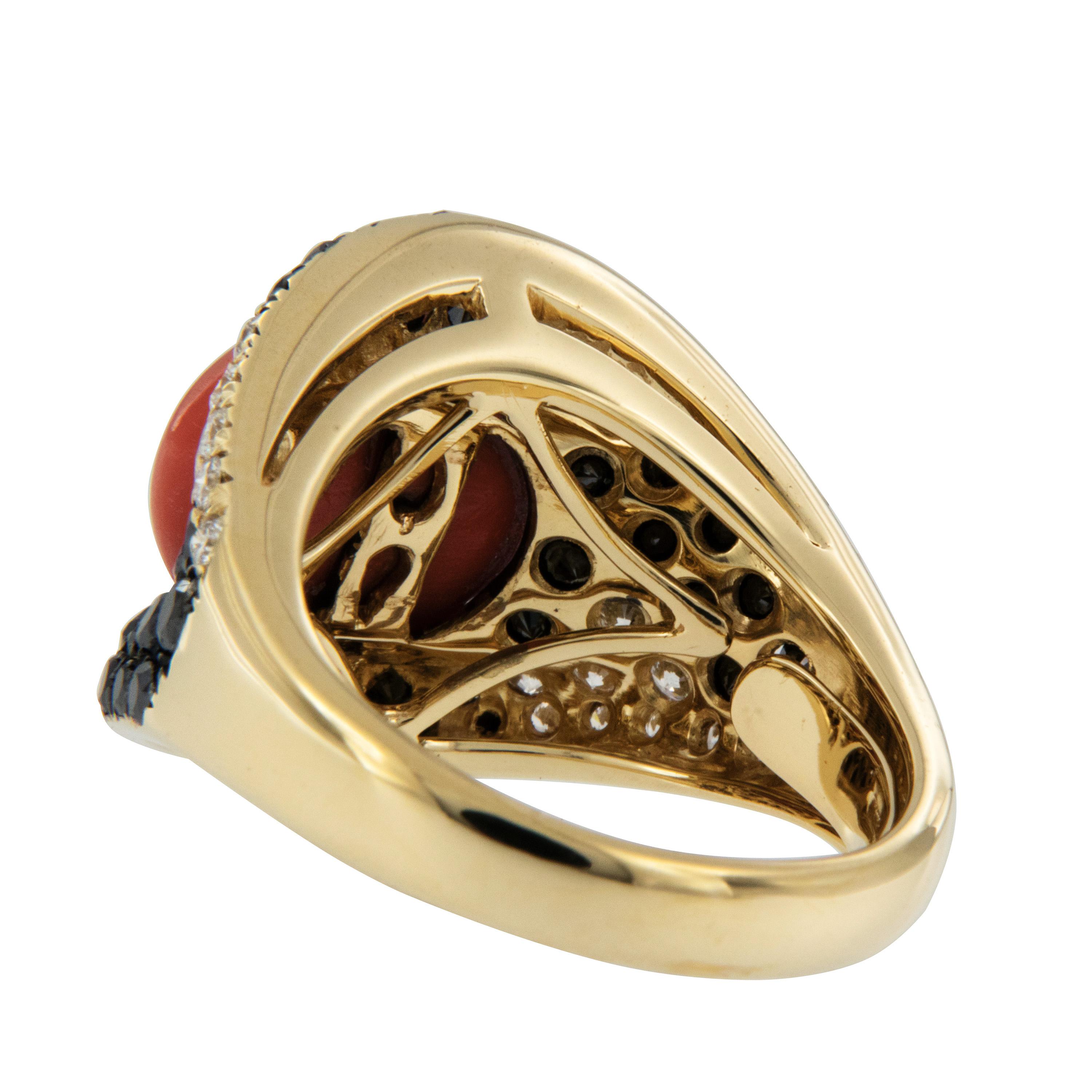 Coral Set with Black/White Diamonds 18 Karat Yellow Gold Ring Made in Italy In New Condition For Sale In Troy, MI