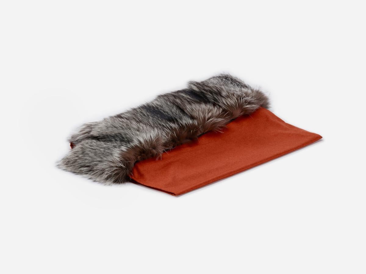 XXIe siècle et contemporain Coral Silky Silver Fox Fur Cashmere Silk Throw Luxury Blanket by Muchi Decor en vente