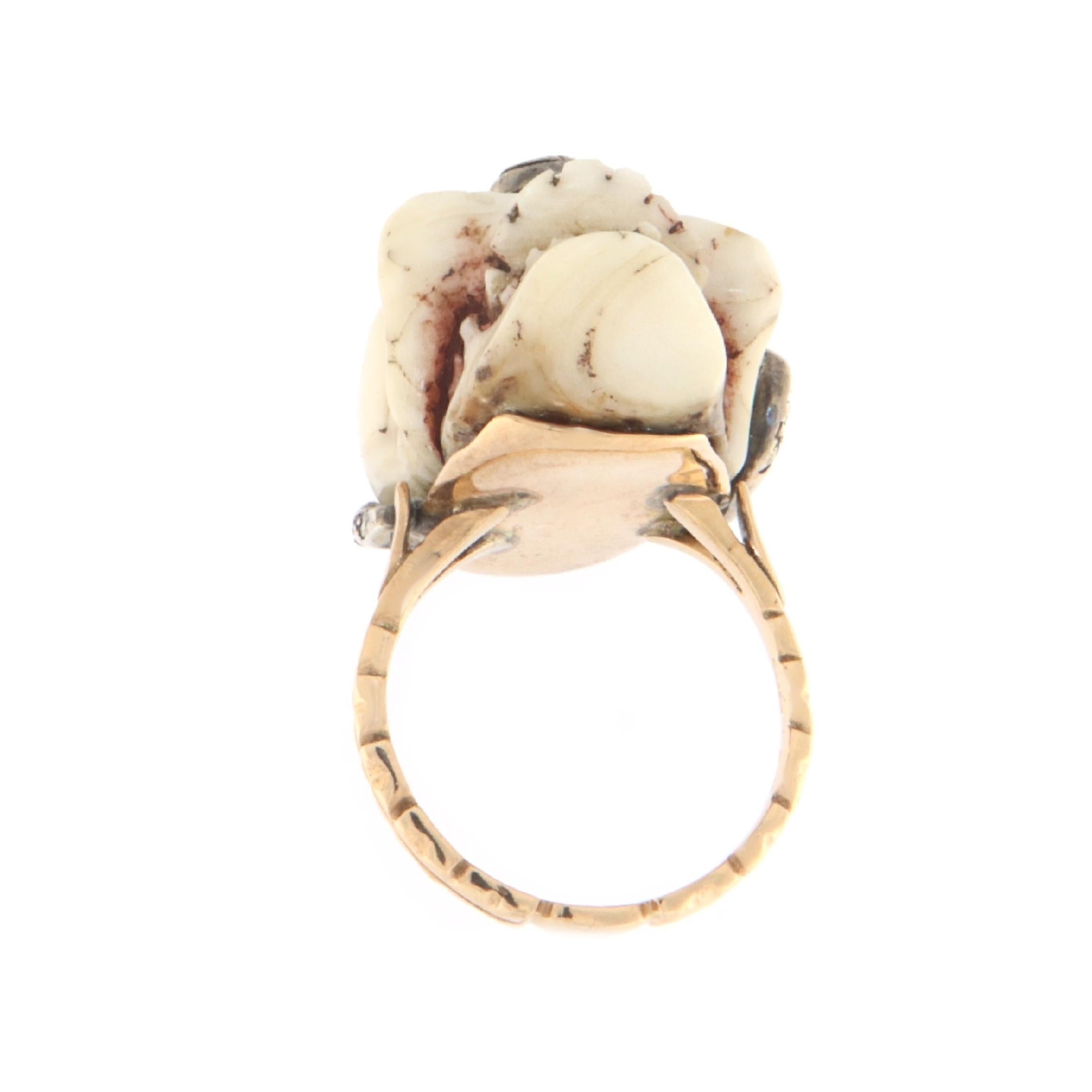 Coral Skull Diamonds 14 Karat Yellow Gold Cocktail Ring For Sale 1