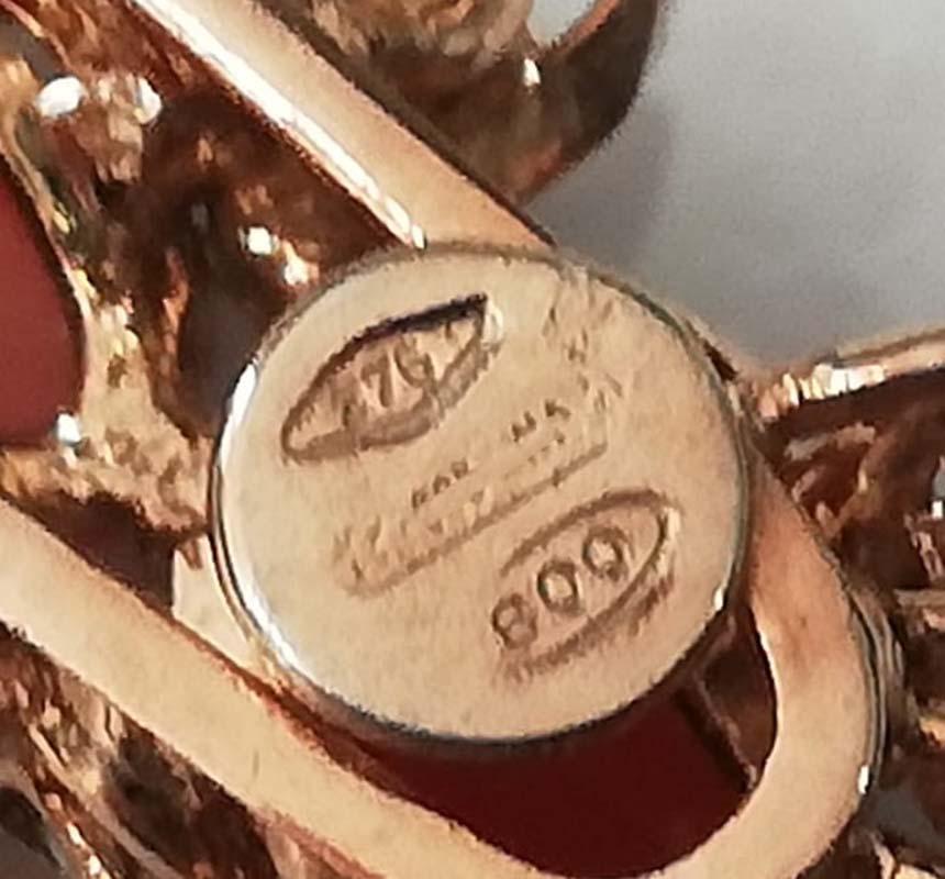 Collana con ciondolo a croce in corallo, spinello, diamanti, oro rosa e argento. in vendita 2