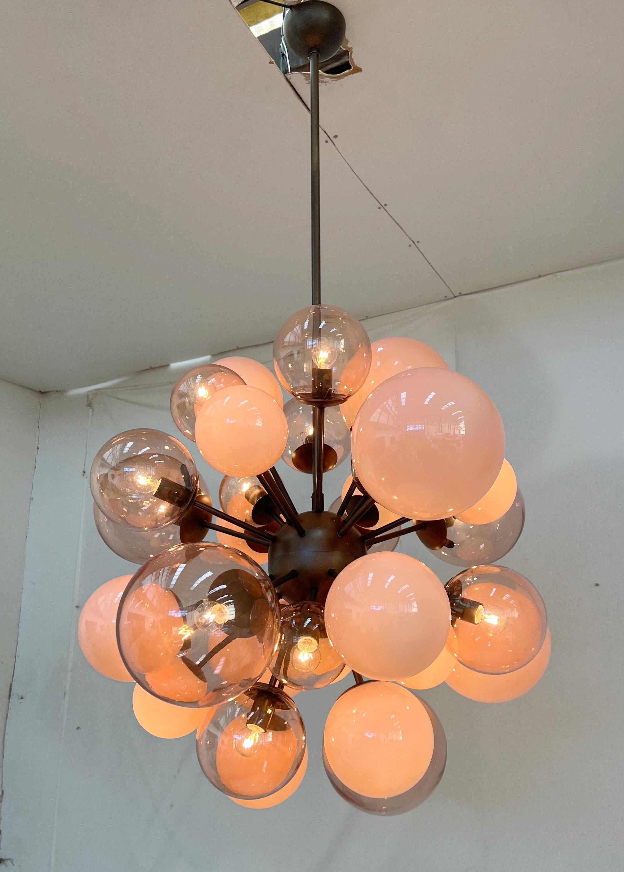 Lustre Spoutnik en corail de Fabio Ltd en vente 1