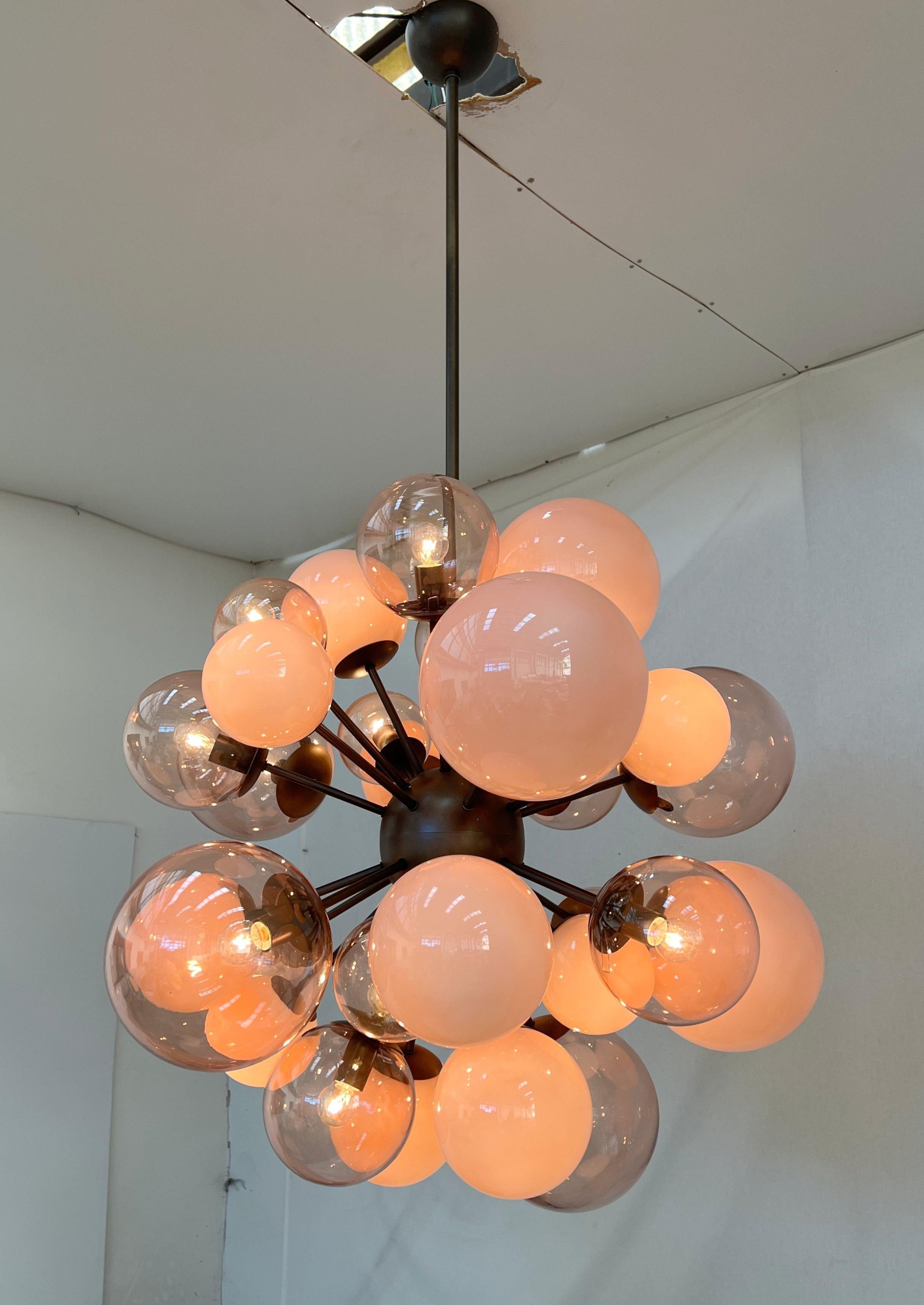 Lustre Spoutnik en corail de Fabio Ltd en vente 2