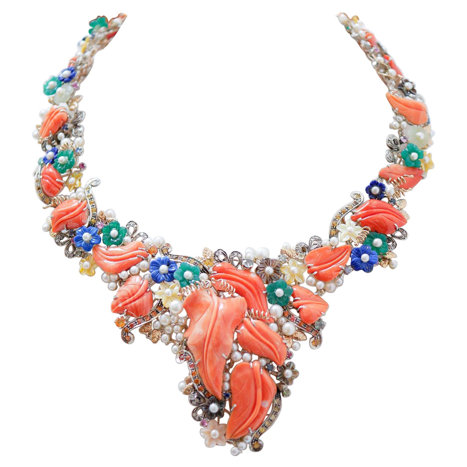 Corallo, Pietre, Agata, Perle, Diamanti, Zaffiri, Collana in oro e argento