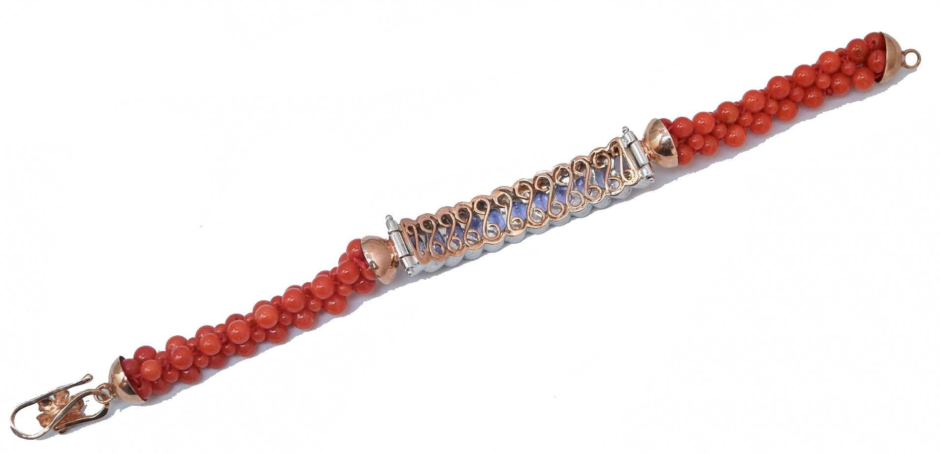 Rétro Bracelet en corail, tanzanite, diamants, or rose et argent. en vente