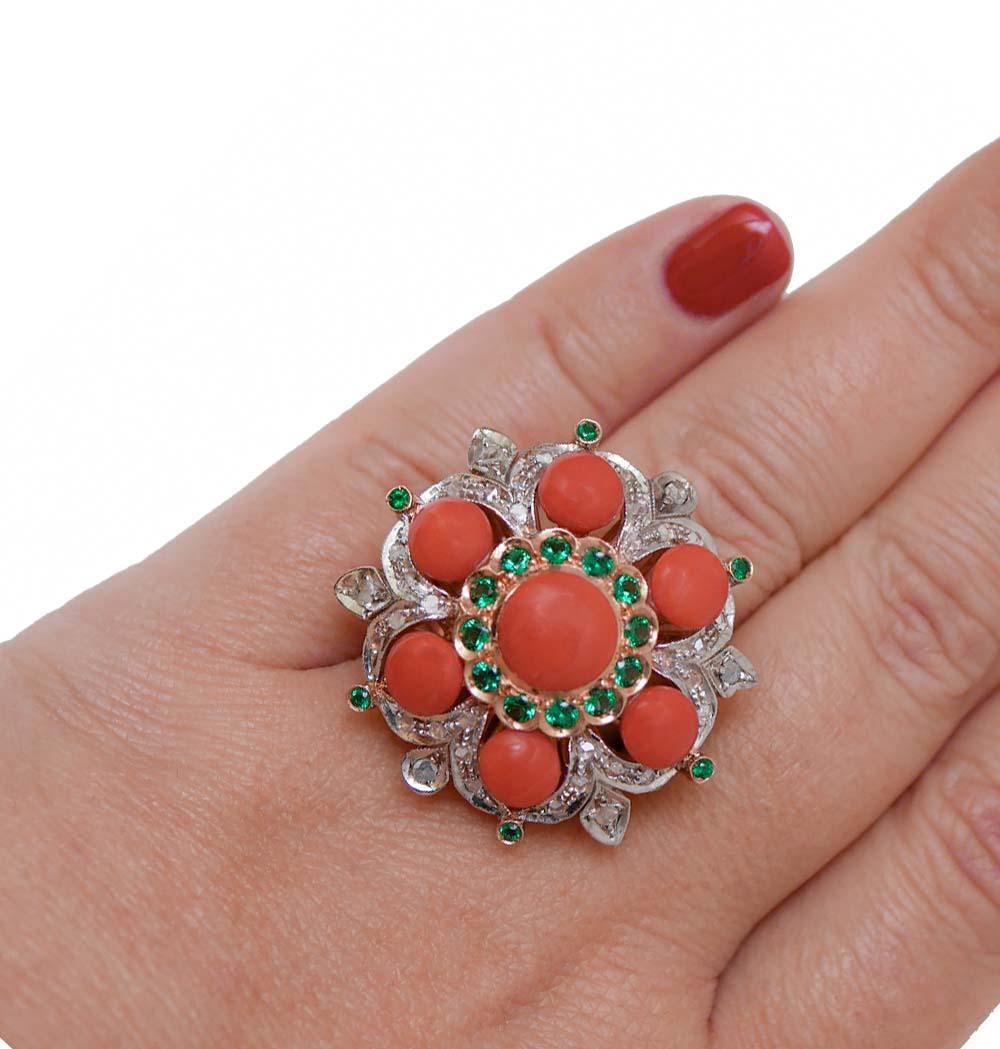 Coral, Tsavorite, Diamonds, Rose Gold and Silver Ring. In Good Condition For Sale In Marcianise, Marcianise (CE)