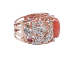 Bague en corail, tsavorite, rubis, diamants, or rose et argent.
