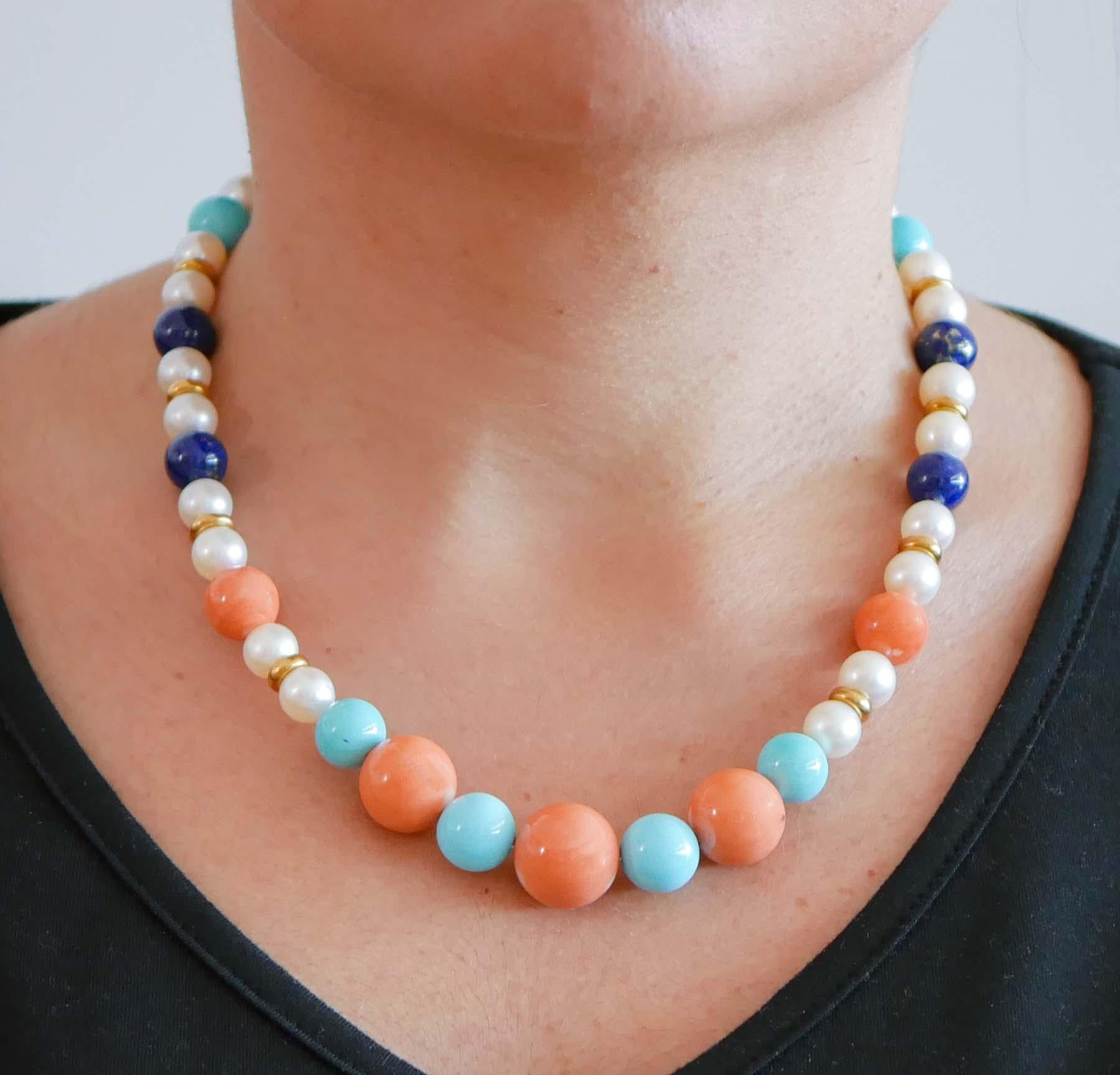 Collana in corallo, turchese, lapis, perle, oro giallo 18 kt e argento. In condizioni buone in vendita a Marcianise, Marcianise (CE)