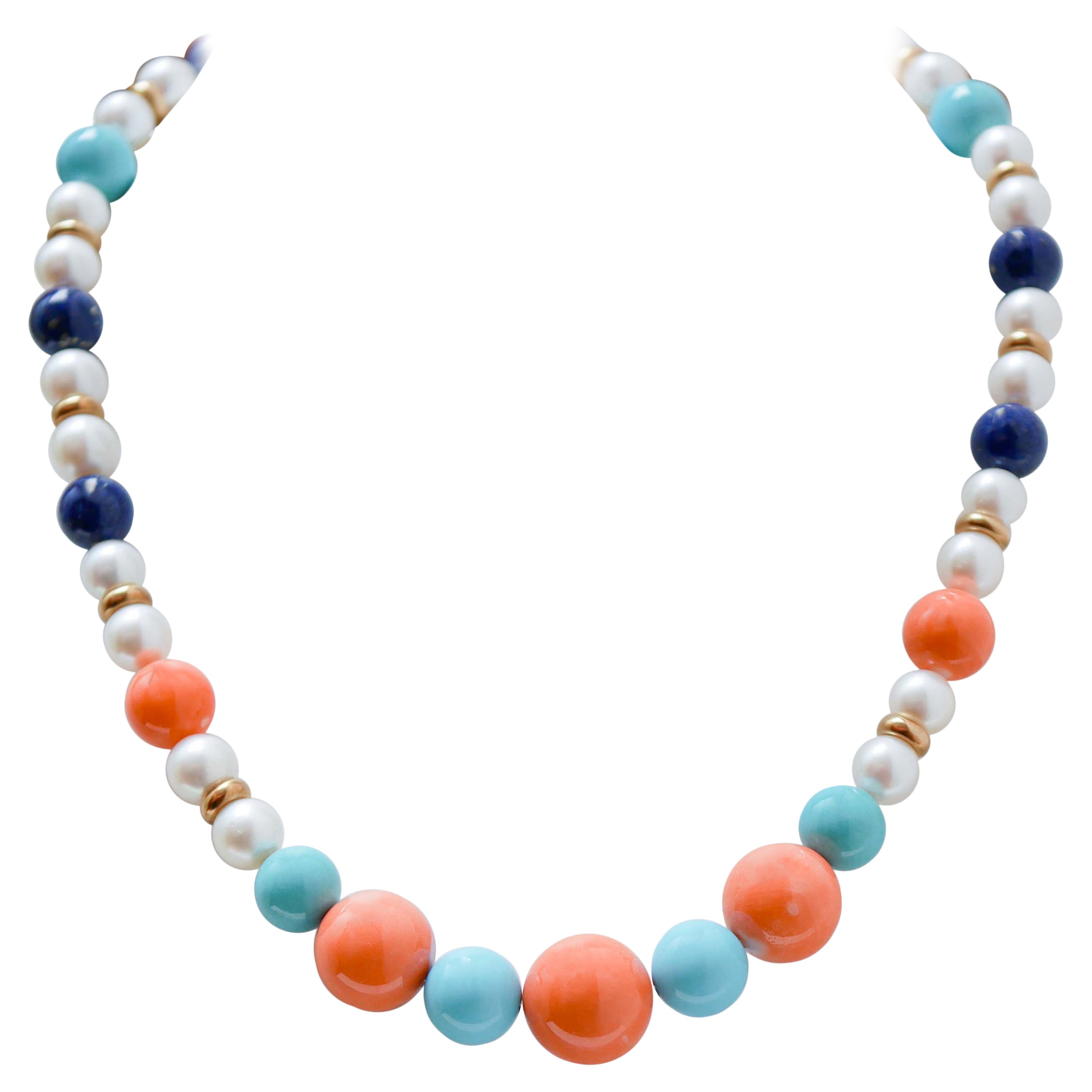 Collar de Coral, Turquesa, Lapislázuli, Perlas, Oro Amarillo de 18 Kt y Plata.