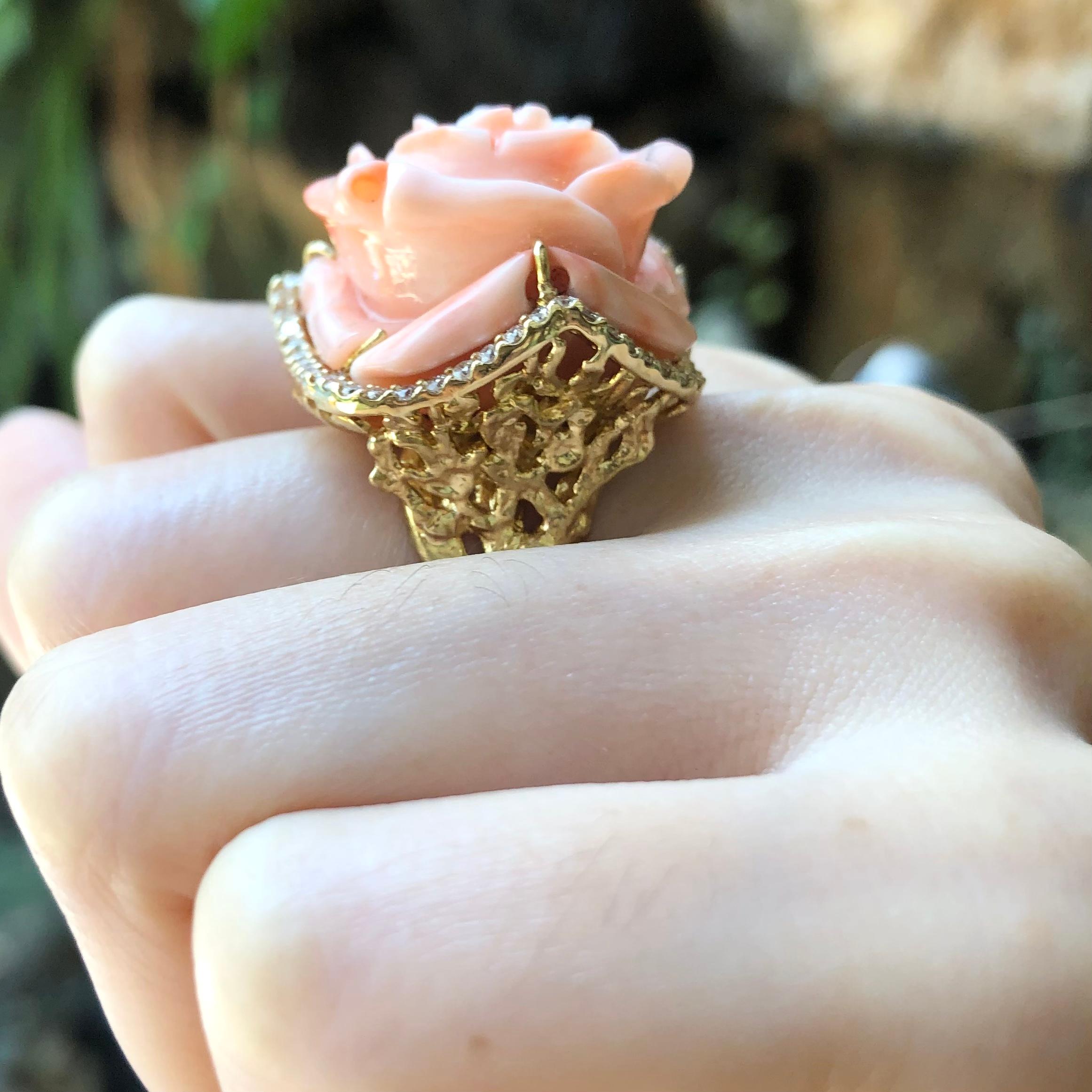 Coral with Brown Diamond Flower Ring set in 18 Karat Gold Settings In New Condition For Sale In Bangkok, TH