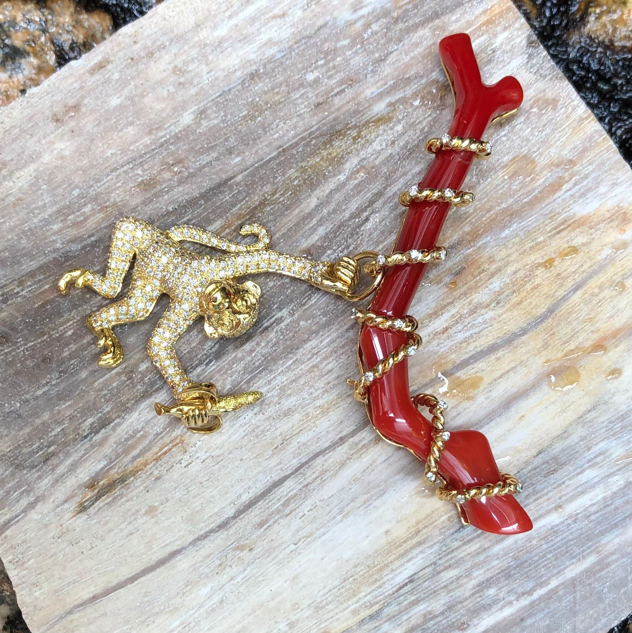 Coral with Yellow Diamond and Brown Diamond Monkey Brooch Set in 18 Karat Gold In New Condition For Sale In Bangkok, TH