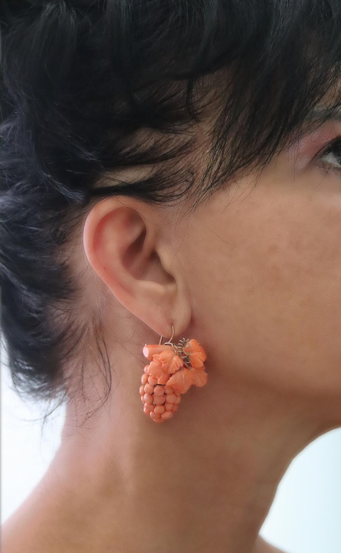 Coral Yellow Gold 9 Karat Drop Earring In Good Condition For Sale In Marcianise, IT