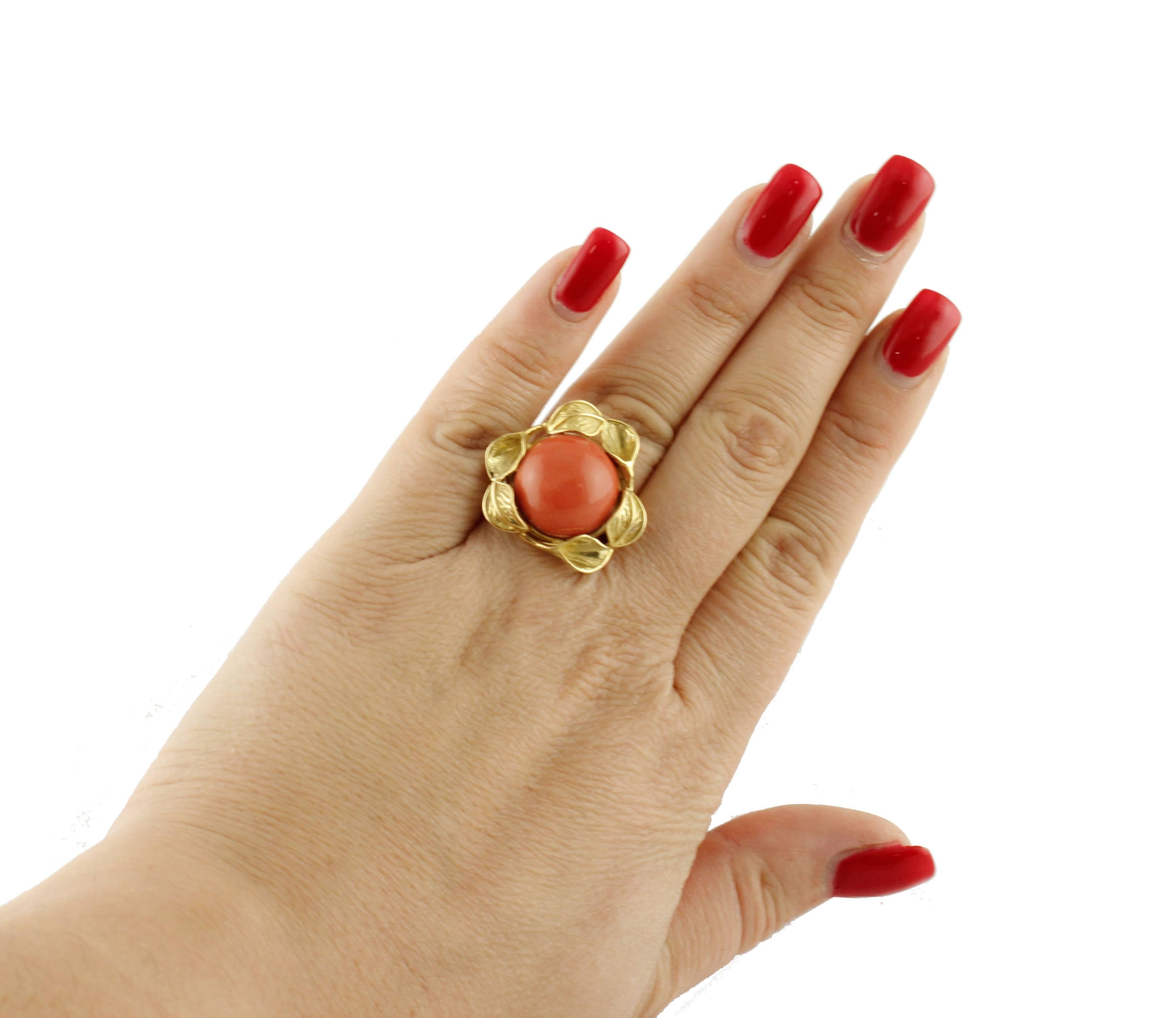 Coral Yellow Gold Leaf Motif Ring 1