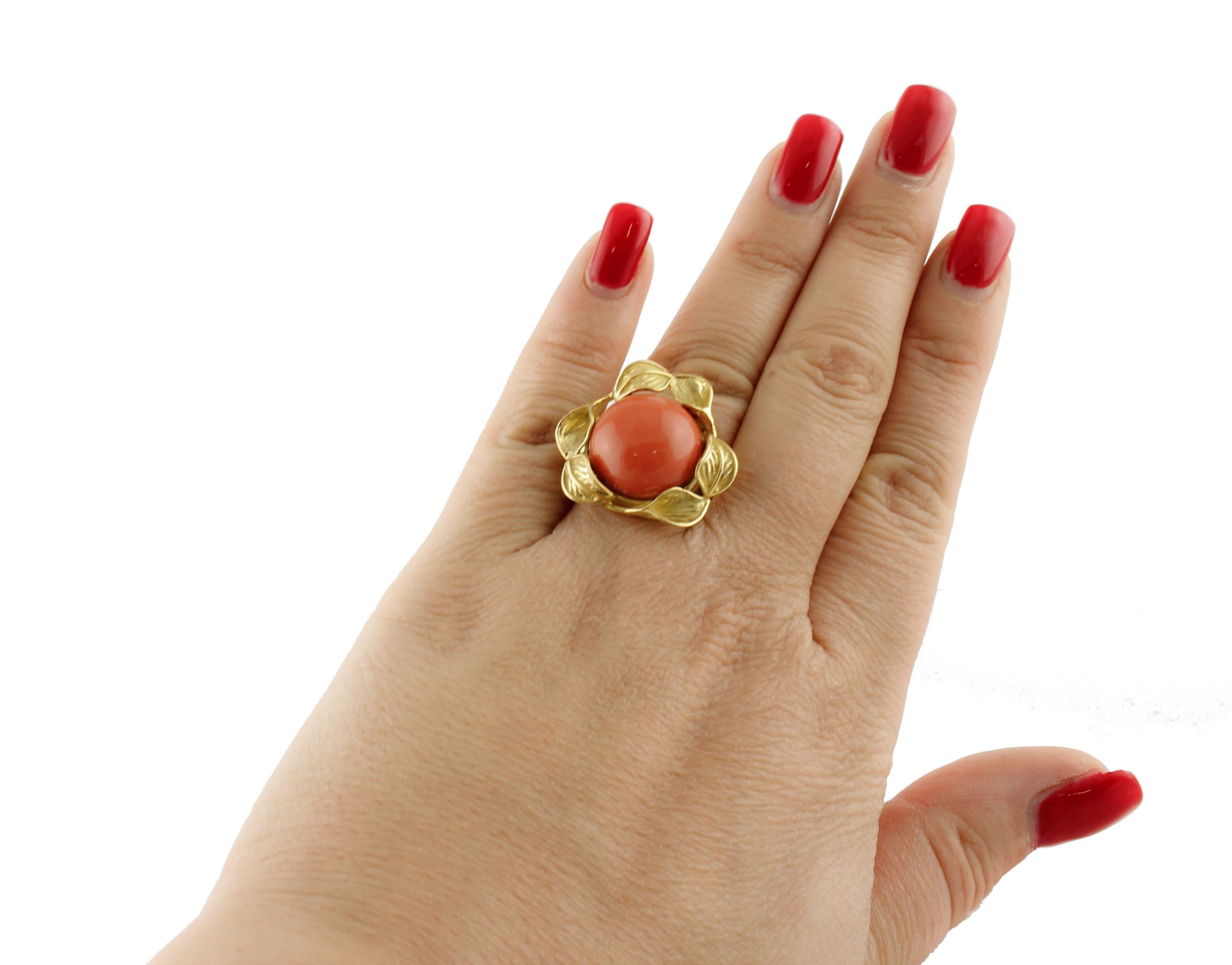 Coral Yellow Gold Leaf Motif Ring 2