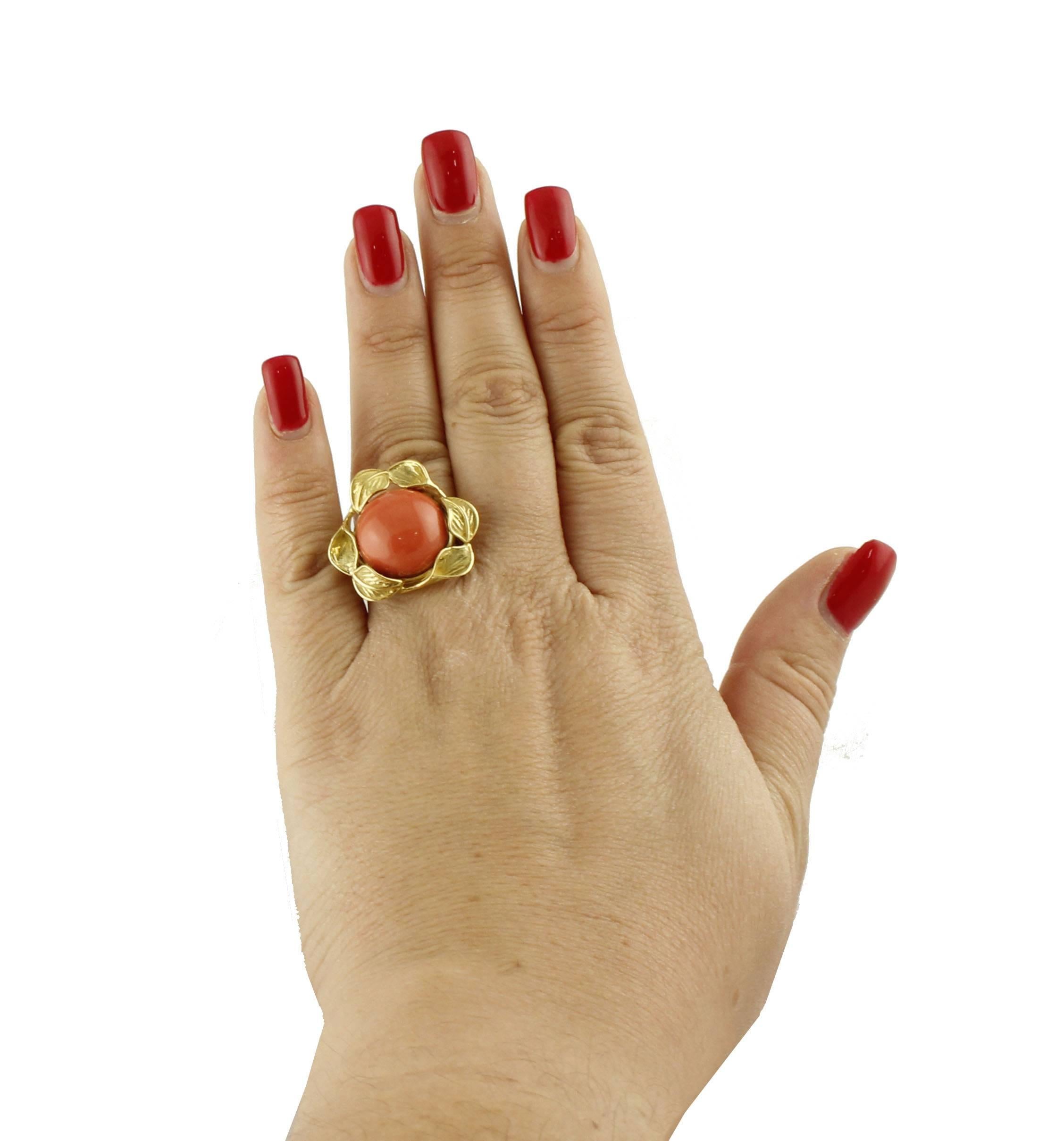 Coral Yellow Gold Leaf Motif Ring 4