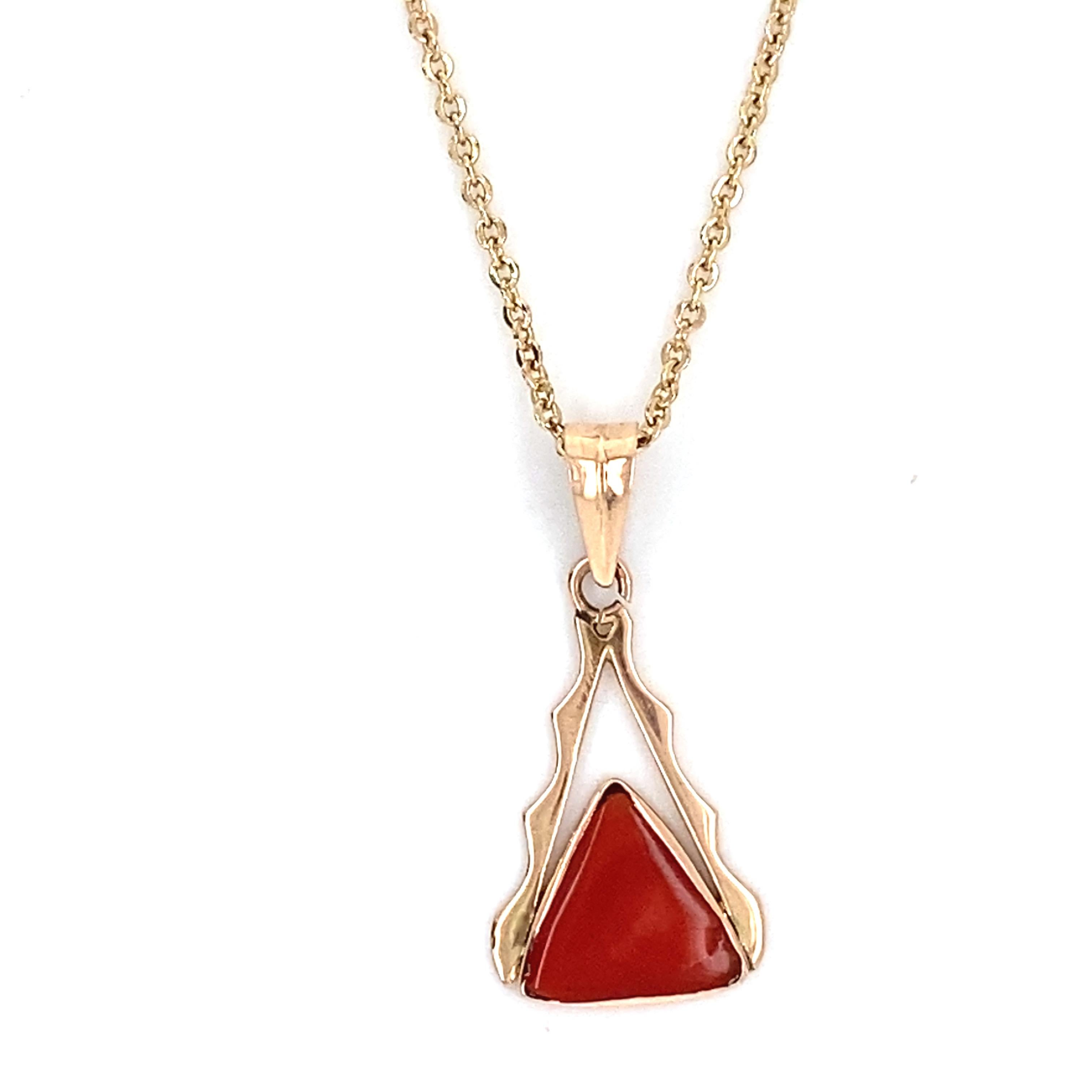 Coral Yellow Gold Pendant Necklace For Sale 5
