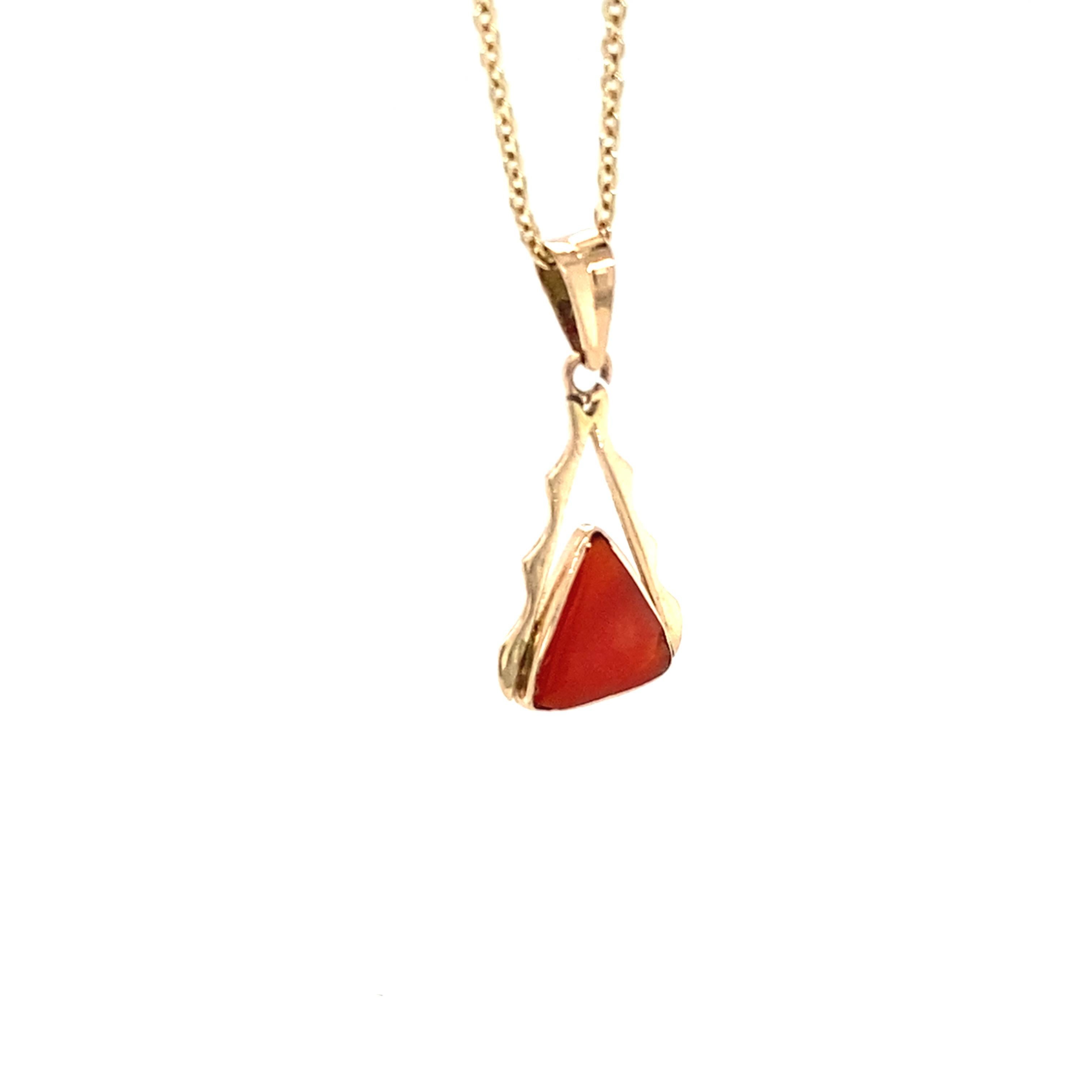 Coral Yellow Gold Pendant Necklace For Sale 1
