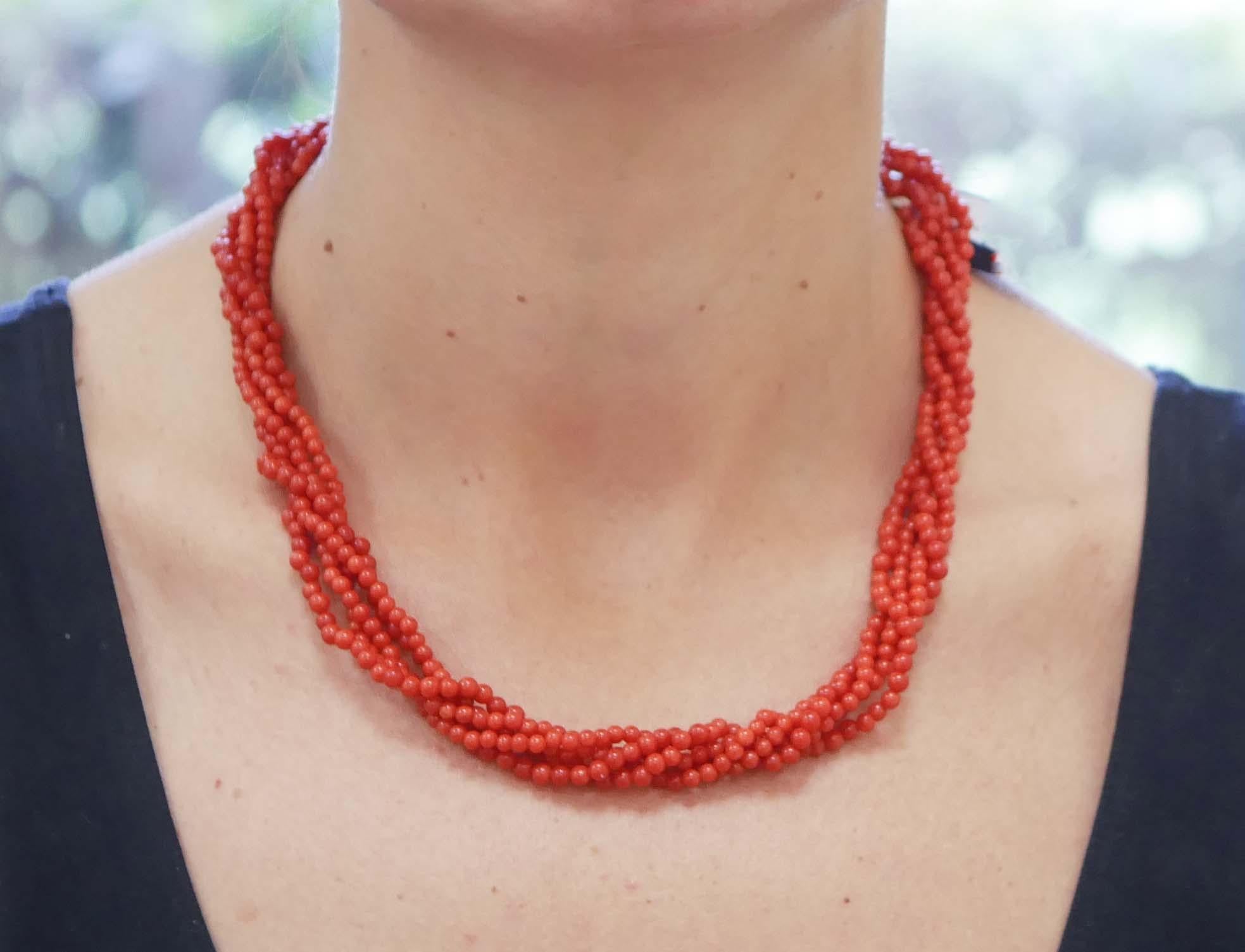 Koralle, 18 Karat Gelbgold Torchon-Halskette im Zustand „Gut“ im Angebot in Marcianise, Marcianise (CE)
