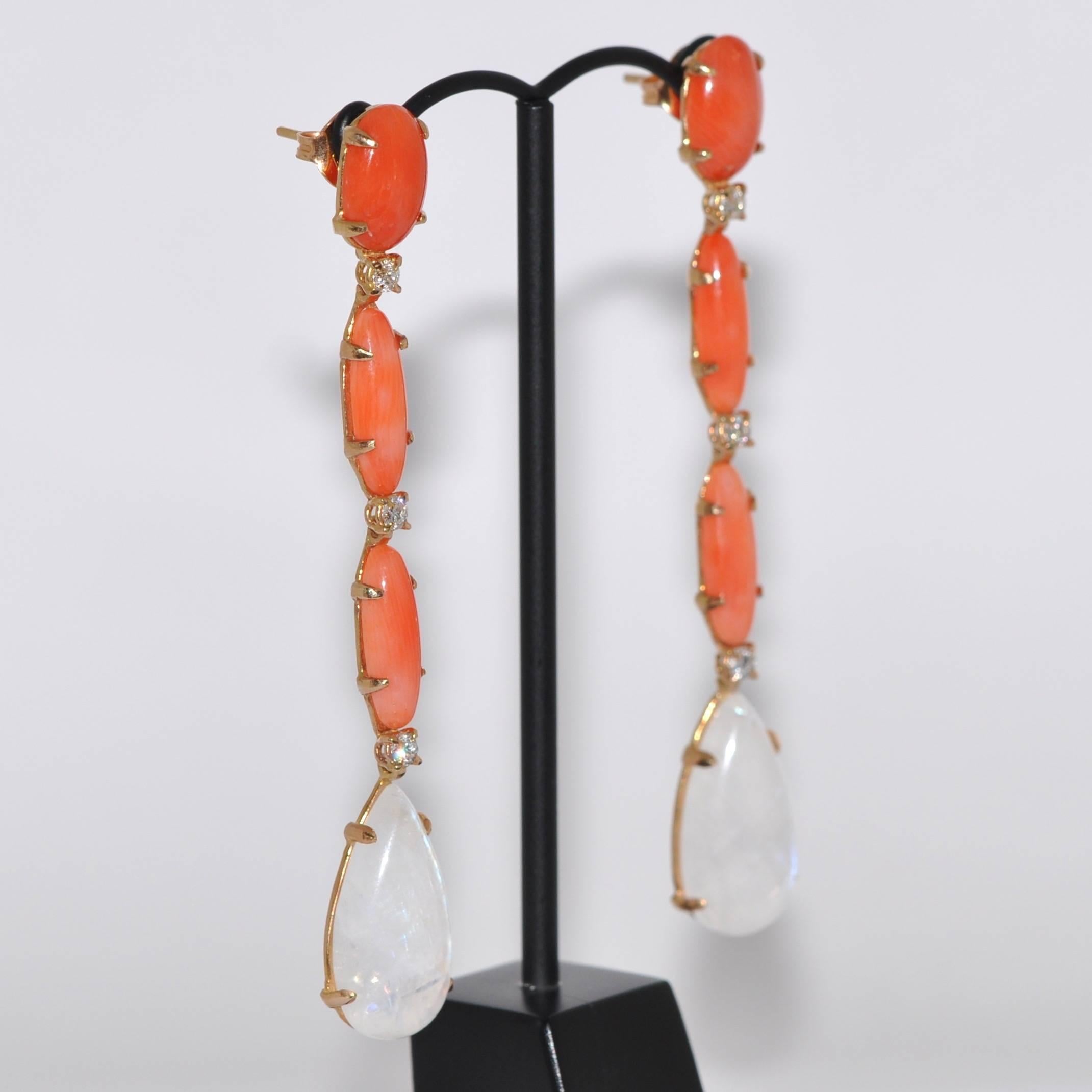 Coral, Moonstone and Diamond Yellow Gold Chandelier Earrings In New Condition In Vannes, FR