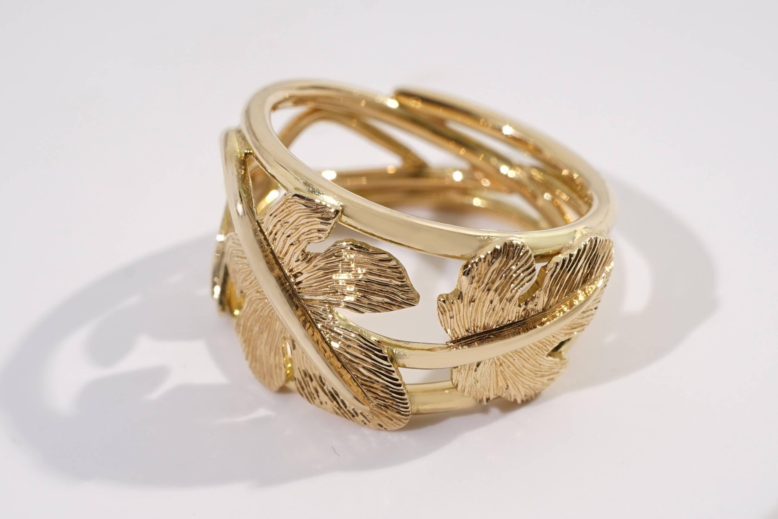 Coralie Van Caloen 18 Carat Gold Pinky Band Ring Hand Engraved Fig Leaves In New Condition For Sale In Antwerp, BE