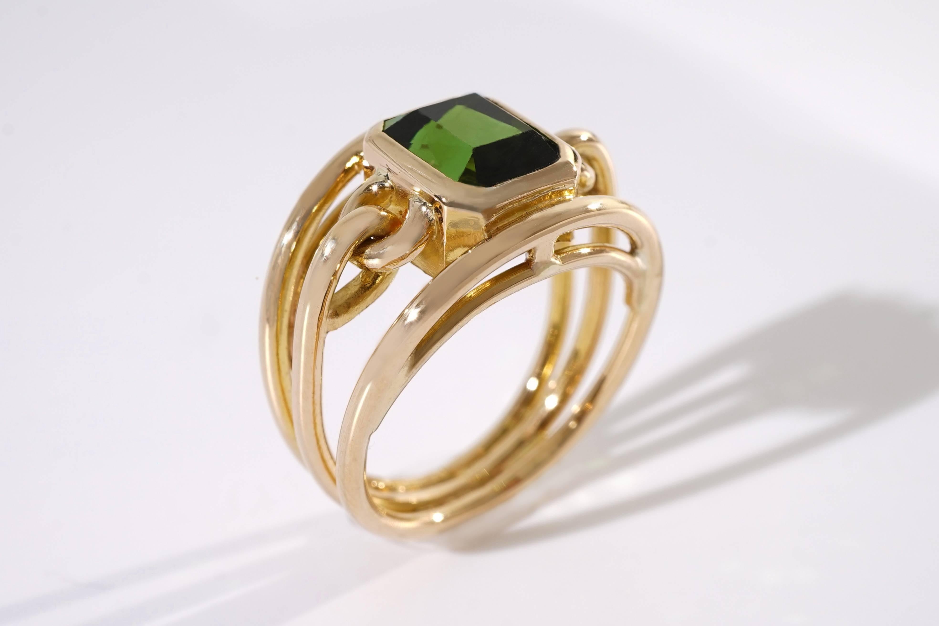 Contemporary Coralie Van Caloen 18 Carat Yellow Gold Link Green Tourmaline Band Ring