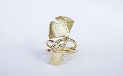 Yellow Gold 18k Double Gingko Hand Engraved Leaves Cocktail Ring