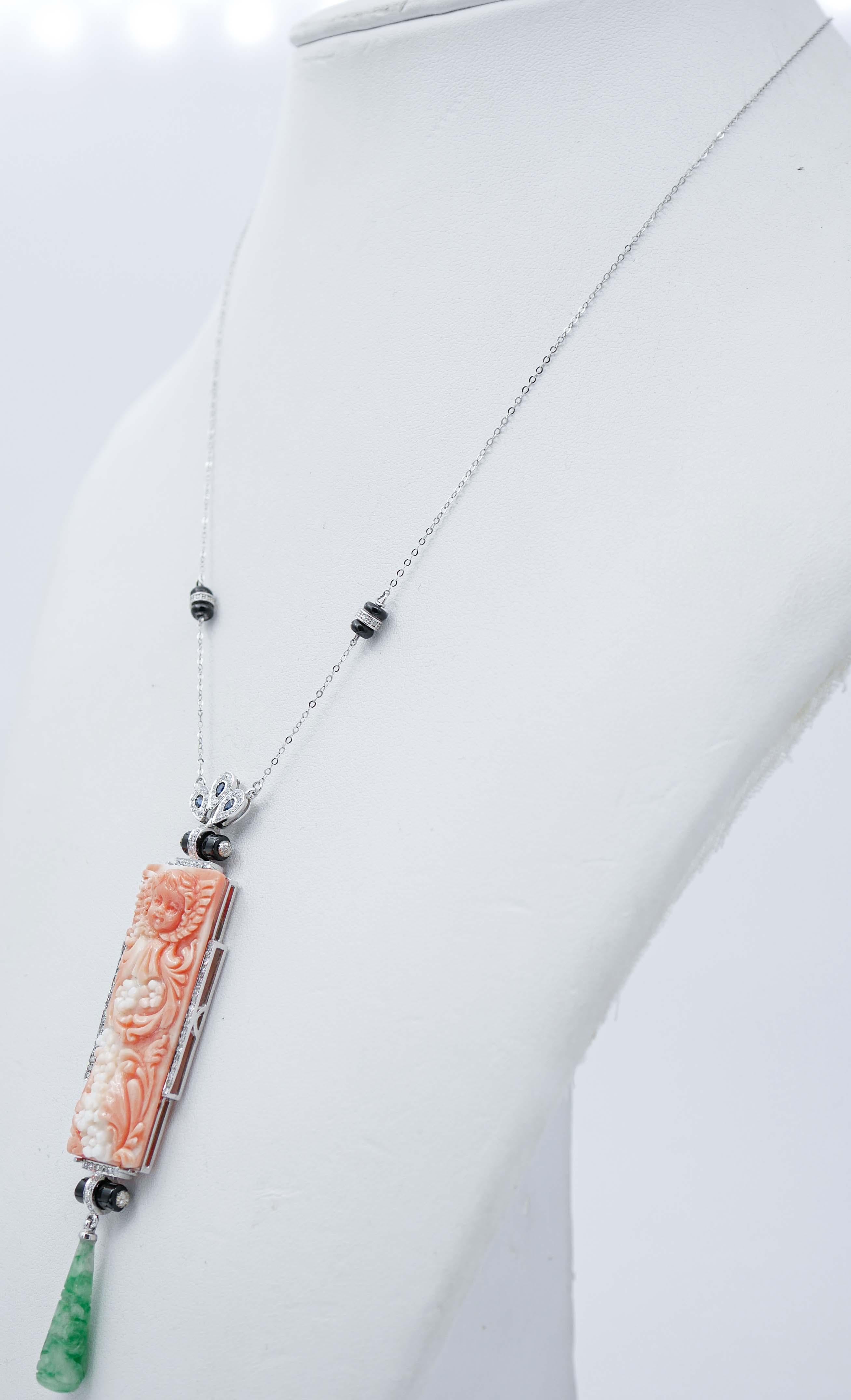 Halskette mit Platin-Anhänger aus Koralle, Jade, Onyx, Saphiren, Diamanten (Retro) im Angebot