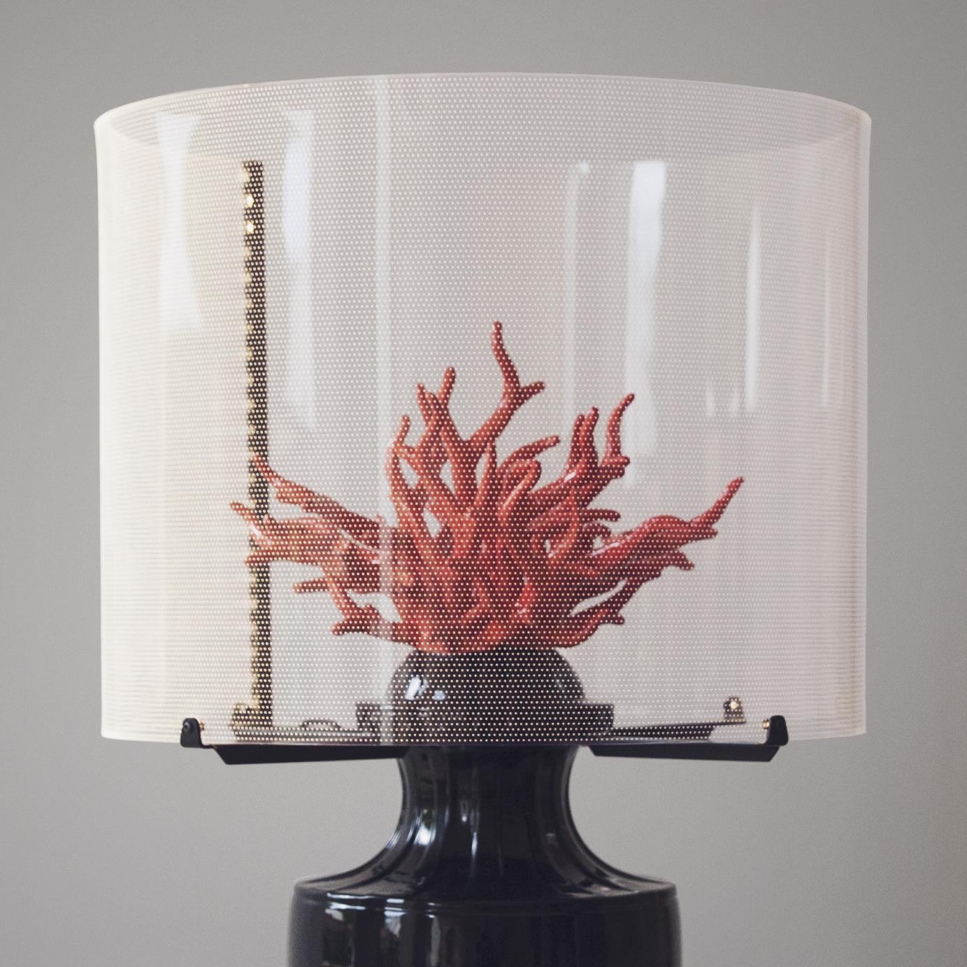 Moderne Lampe à touches Coralli, noir et rouge en vente
