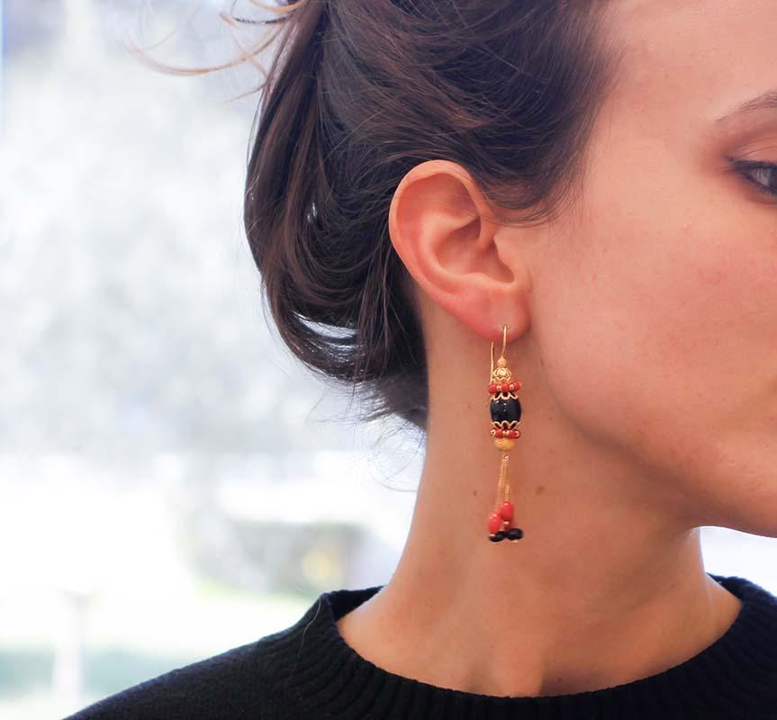 Mixed Cut Coral, Onyx, 18 Karat Yellow Gold Dangle Earrings For Sale
